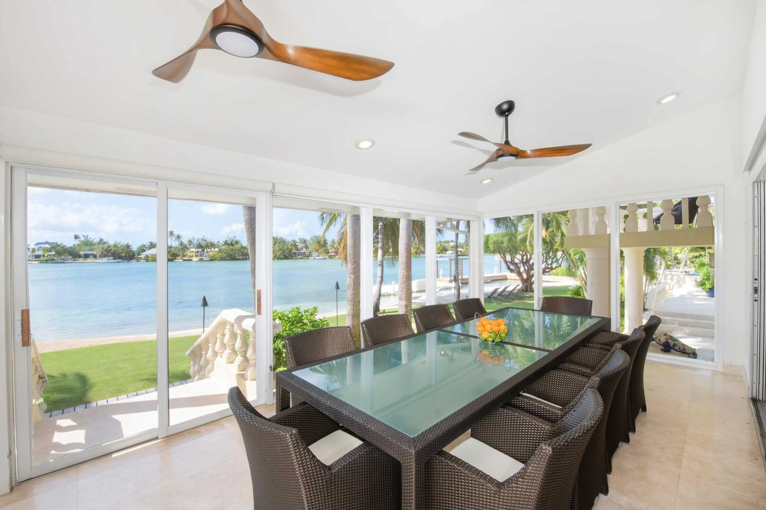 Bioluminescent Bay Luxury Grand Villa with Private Resort Pool and Beach — photograph 11