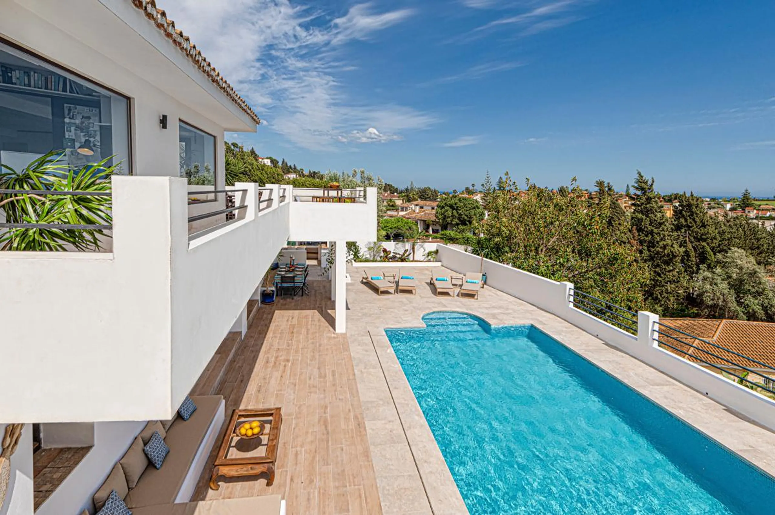 Deluxe Contemporary Villa with Pool and Mijas Hills Views — photograph 4