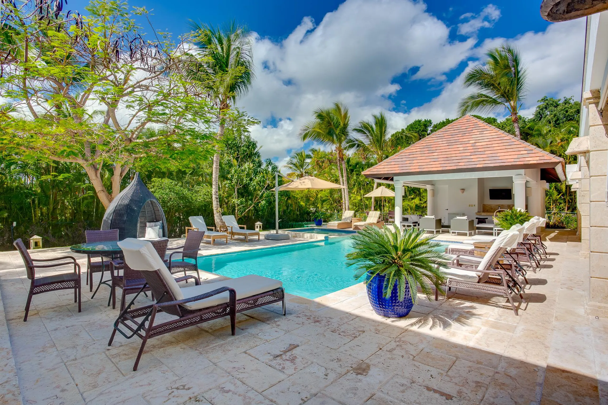 Impressive 8-Bedroom Villa with Private Pool in Punta Cana Resort — photograph 5