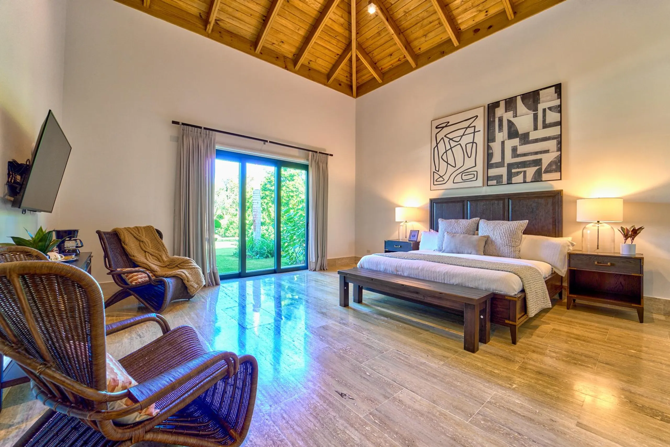Refreshing Modern Villa with Private Pool and Golf Course Nearby — photograph 7
