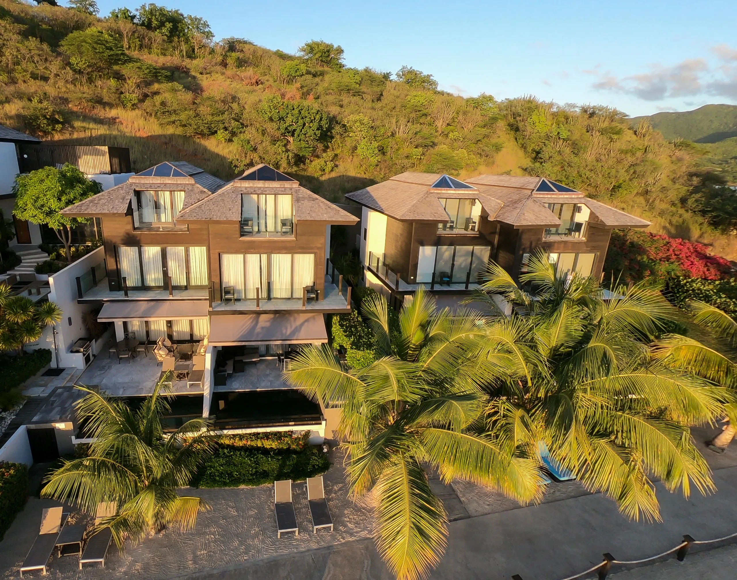 Beachfront Bliss: 3-Bedroom Villa with Pool, BBQ, and Ocean Access — photograph 12