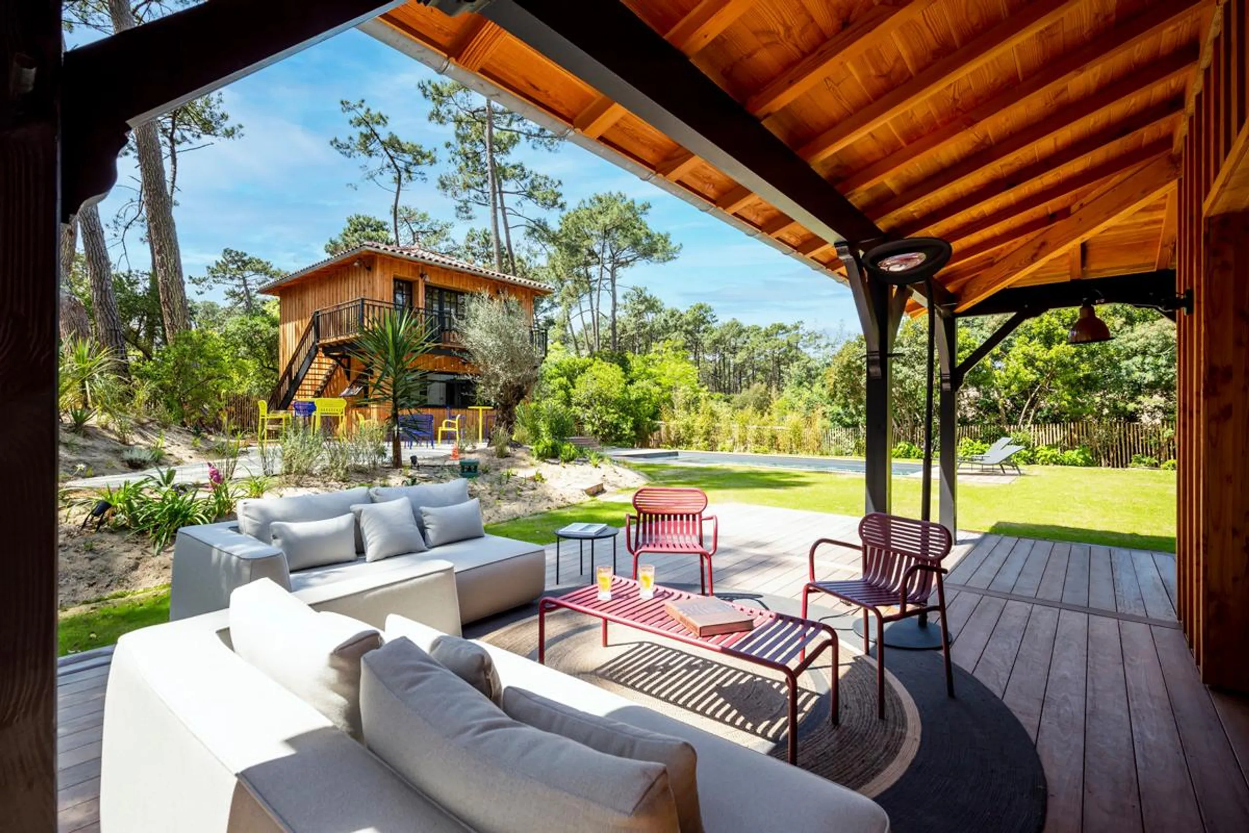 Magnificent Le Canon Villa with Private Pool and Garden Views — photograph 3