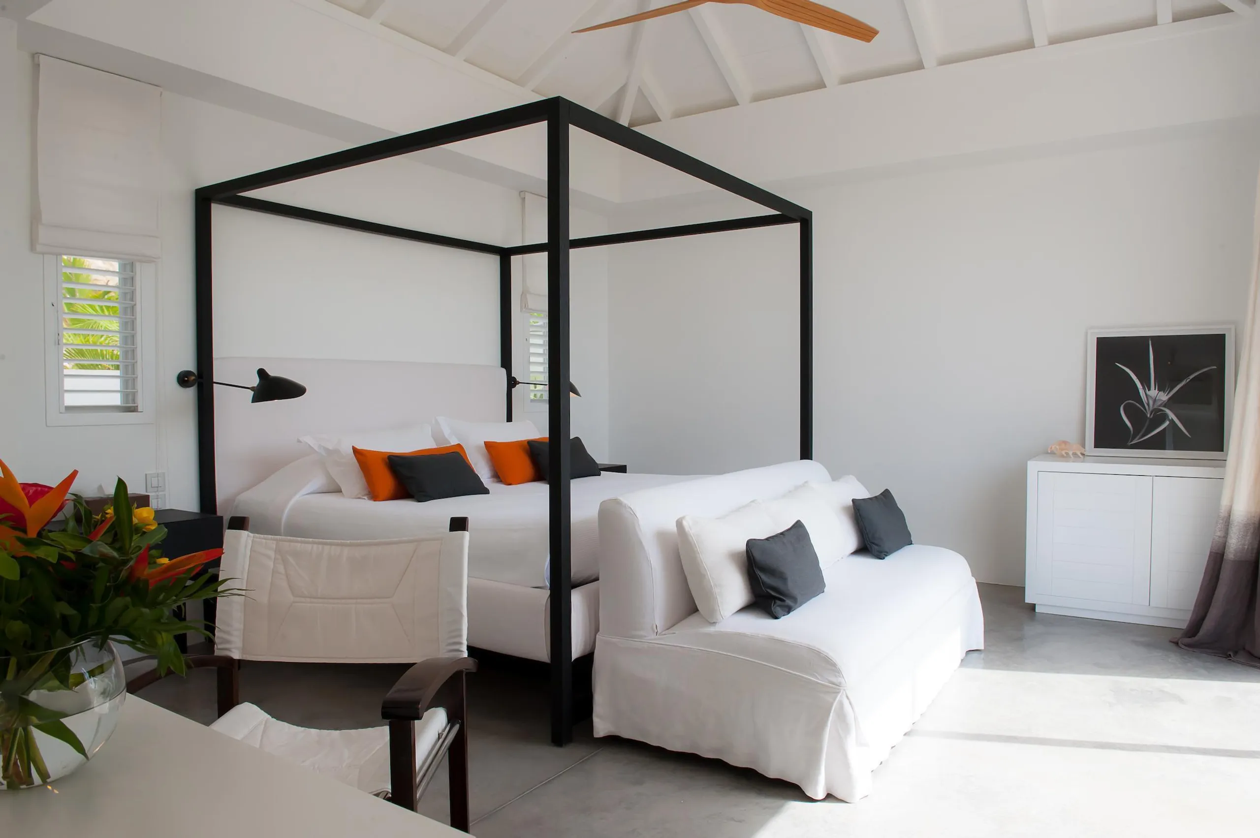 Exquisite Seaside Villa with Private Pool and Home Gym — photograph 9
