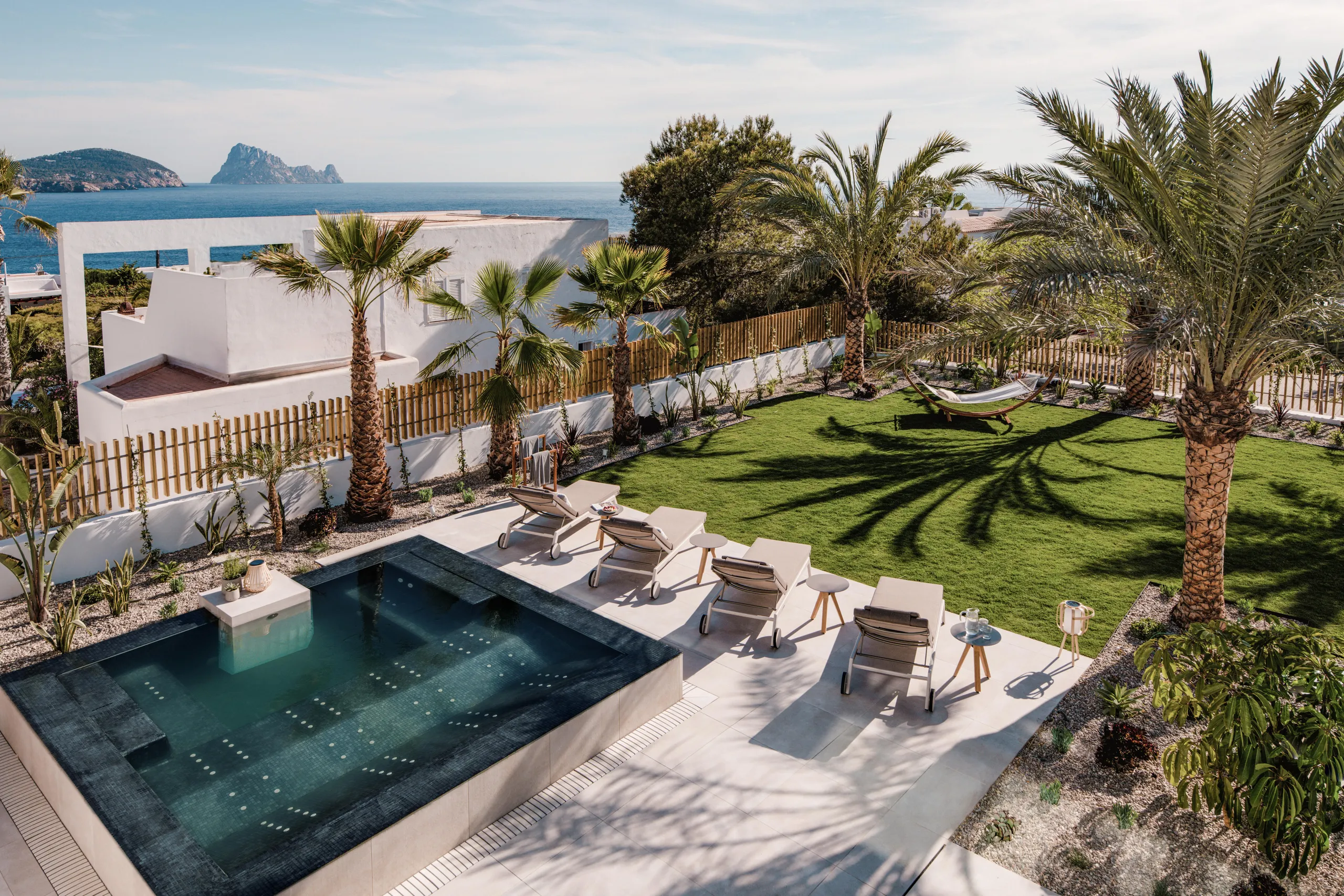 Modern Ibiza Ultra Estate with Private Pool and Ocean Views — photograph 8