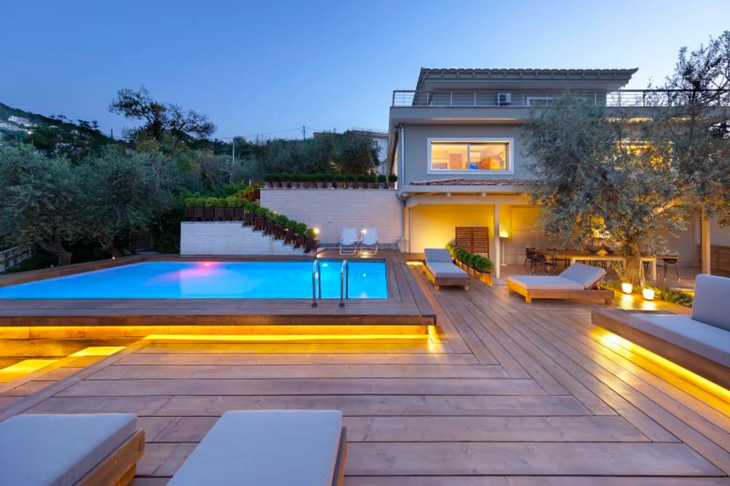 Radiant Modern-Minimalist Villa with Private Pool and Sea Views — photograph 3
