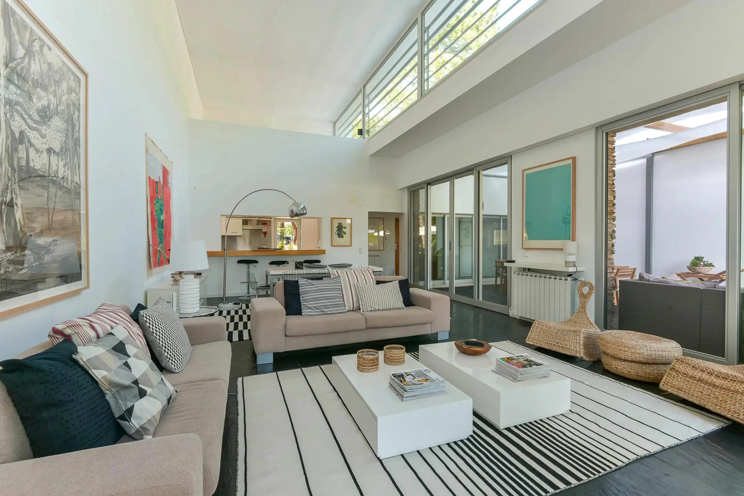 Eco-Friendly 5 Bedroom Villa with Private Pook and Scenic Views — photograph 11