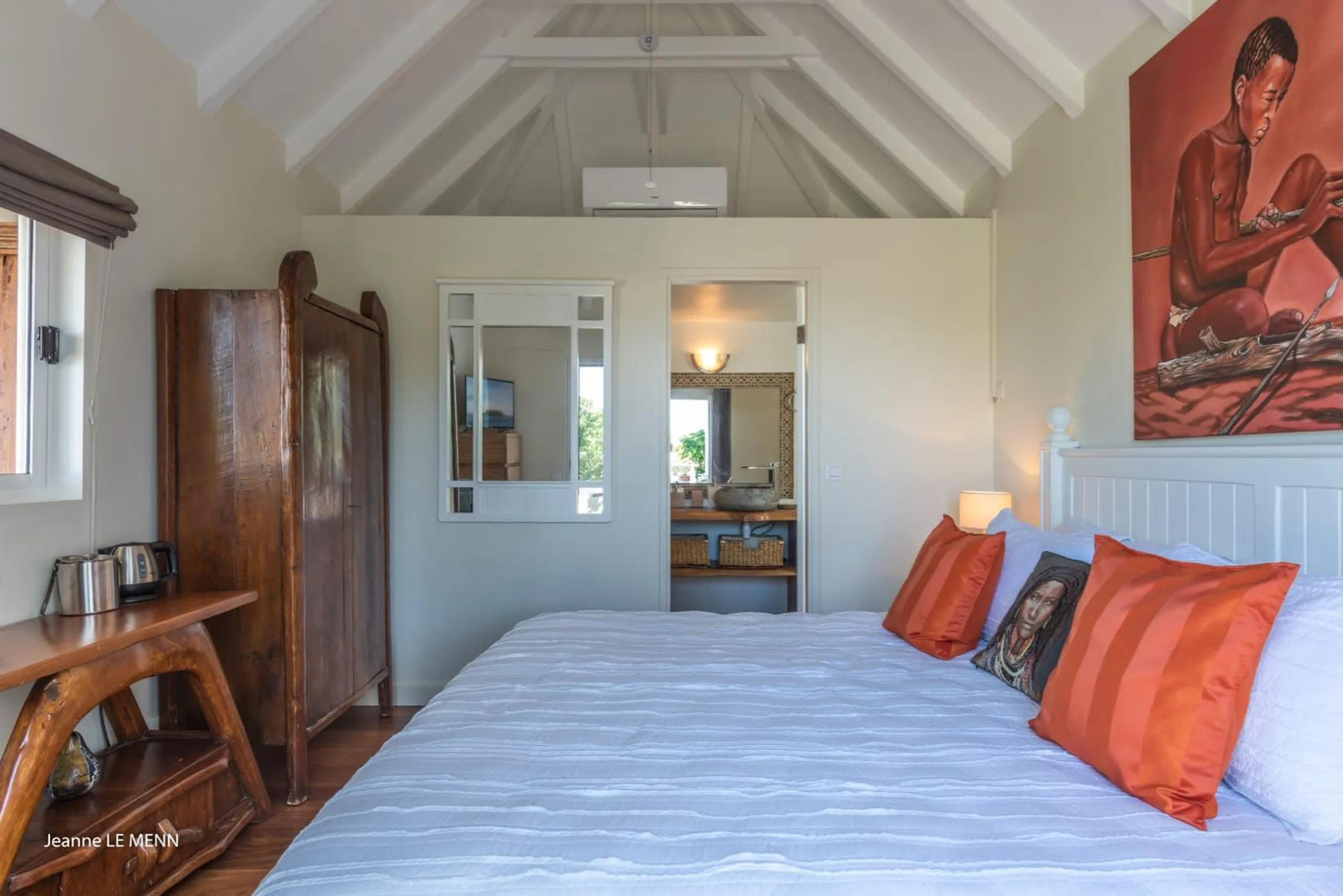 Splendorous Seafront Haven with Heated Pool and Panoramic Caribbean Views — photograph 4