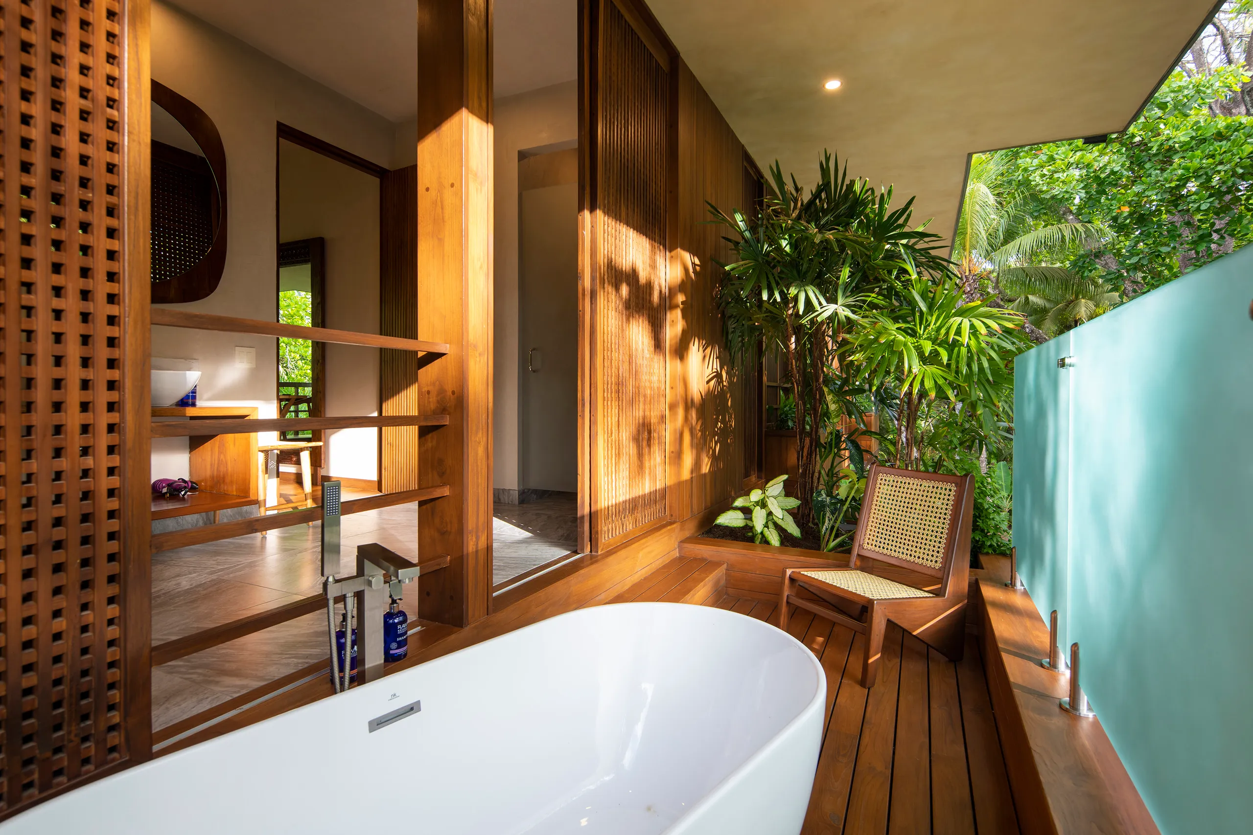 Refined Twin Villas with Private Pool, Beach Access, and Wildlife Views — photograph 11