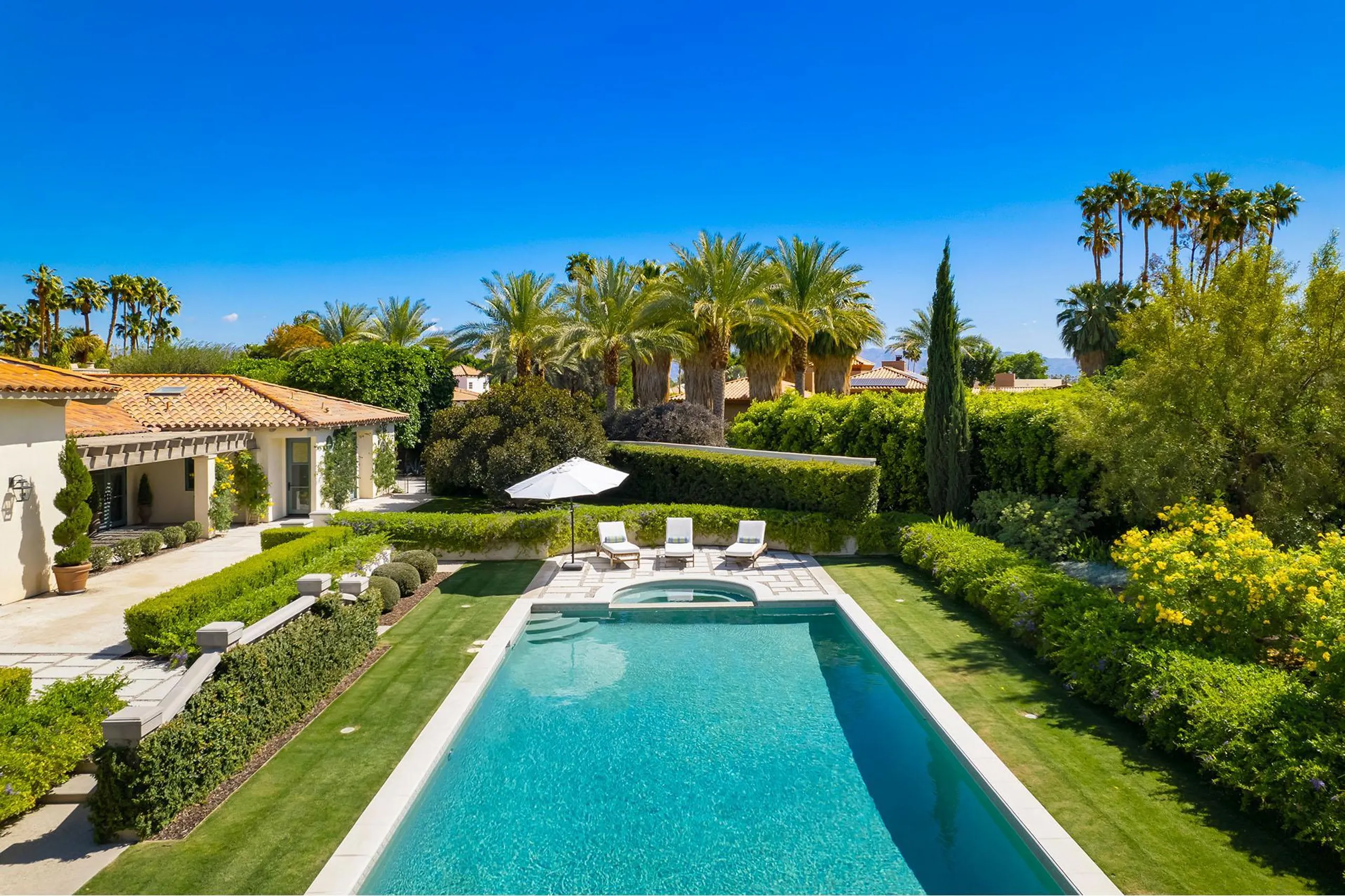 Peaceful Palm Springs Retreat with Private Pool and Lush Garden Grounds — photograph 2