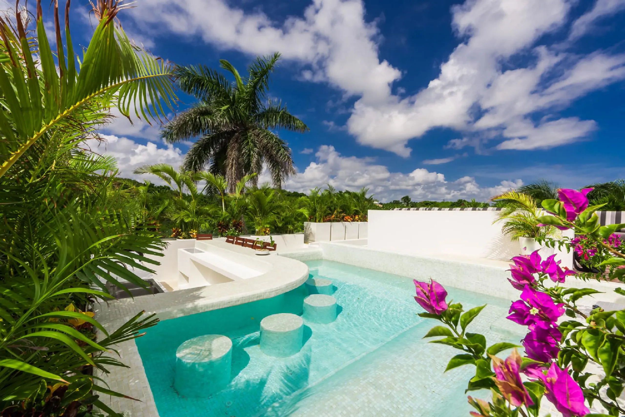 Beautiful Playa del Carmen Luxury Villa with Dual Pools and Ocean Views — photograph 5