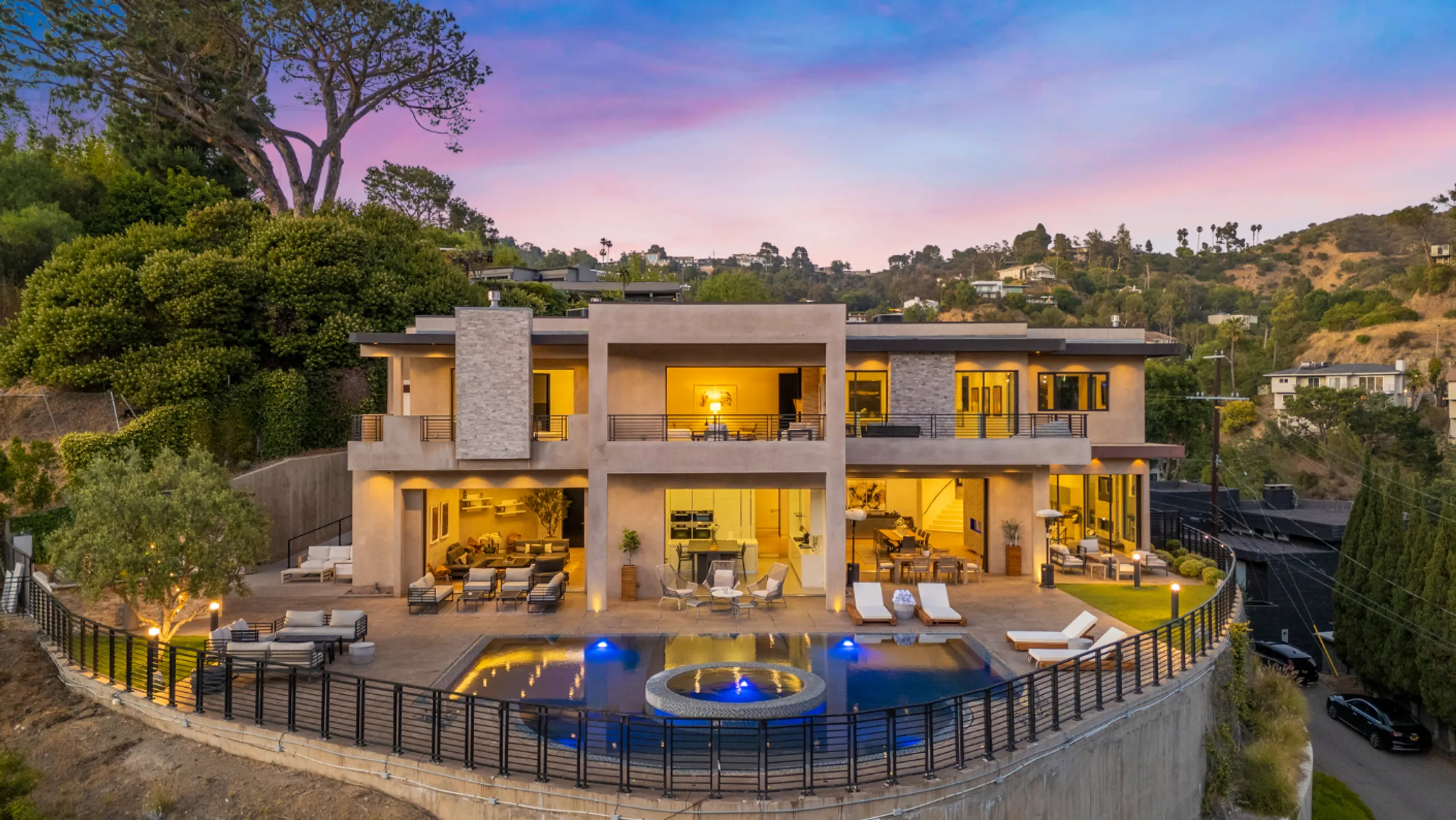 Exclusive Hill Side Estate With Private Pool — photograph 5