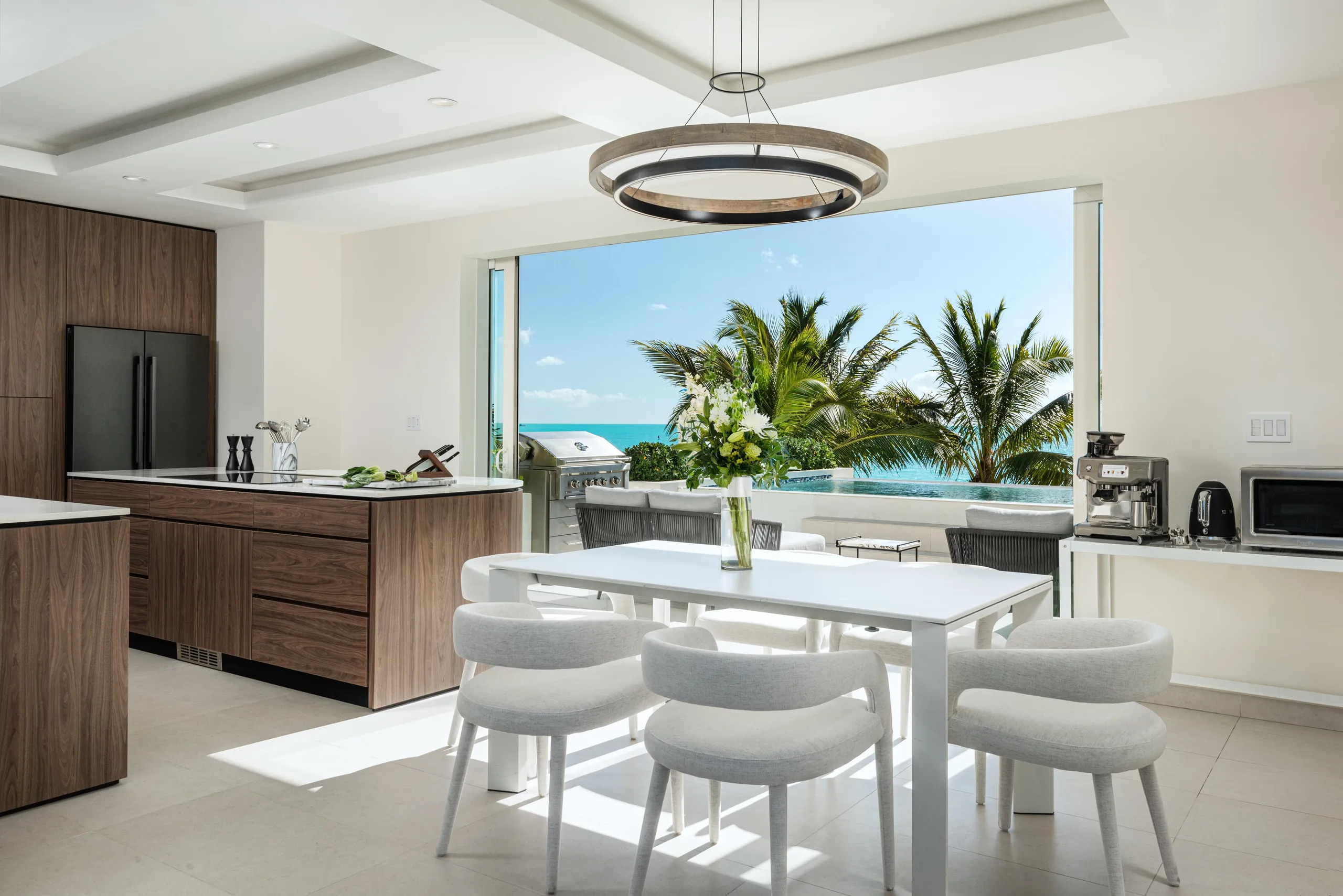 Modern Contemporary Villa With Infinity Pool and Long Bay Beach View — photograph 6