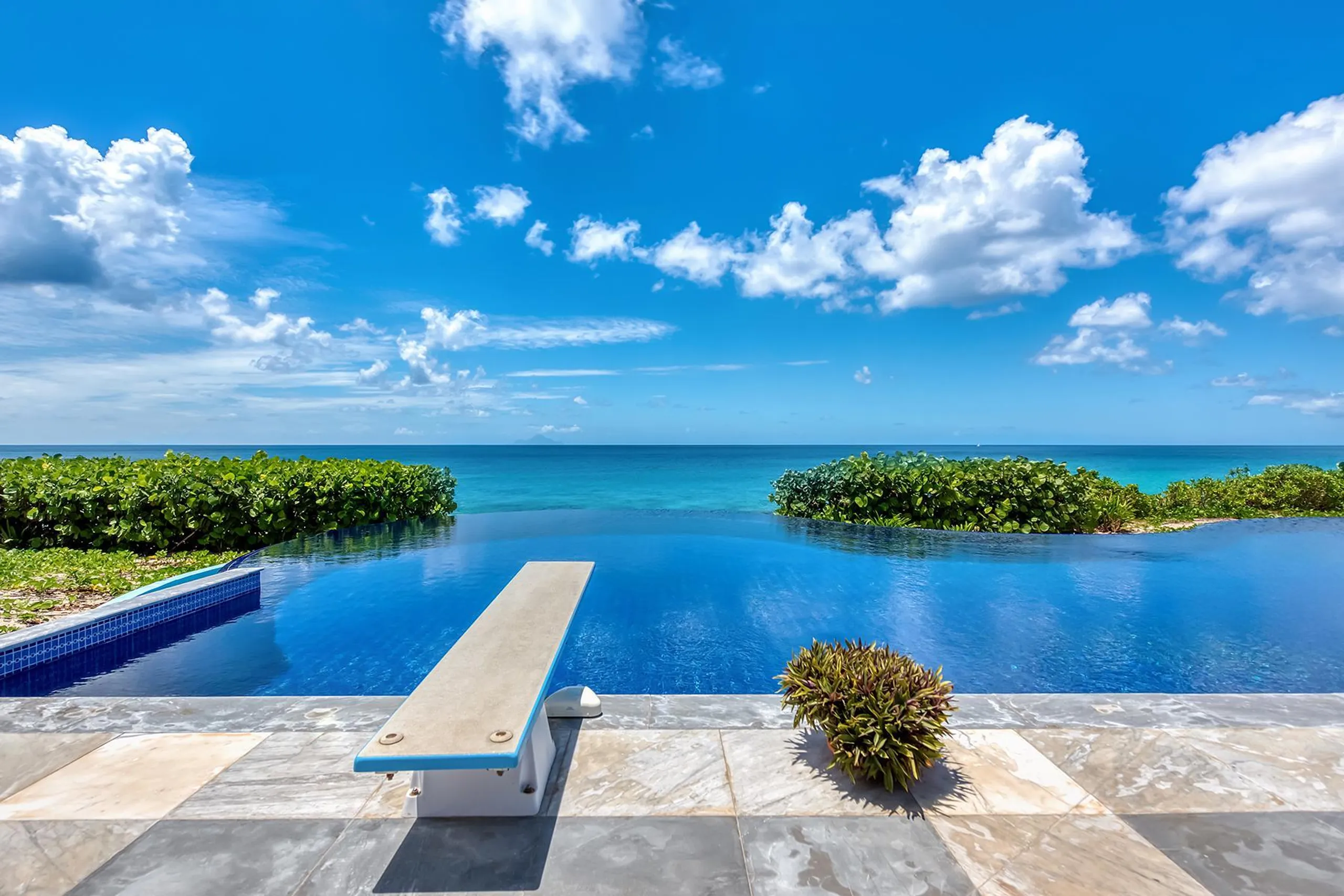 State-of-the-art Villa in Terress Basses with Large Infinity Pool and Beachfront Access — photograph 10