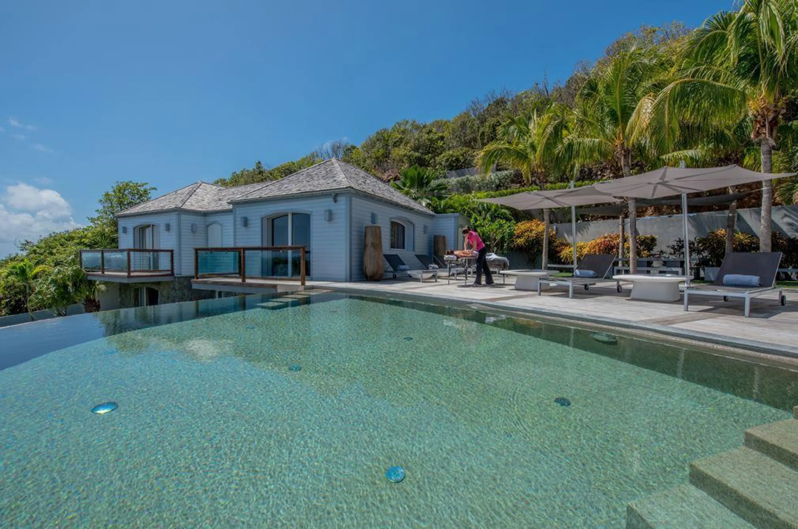 Oceanfront Opulence: Luxurious Villa in Vitet with Spectacular Views and Elegant Design, Vitet