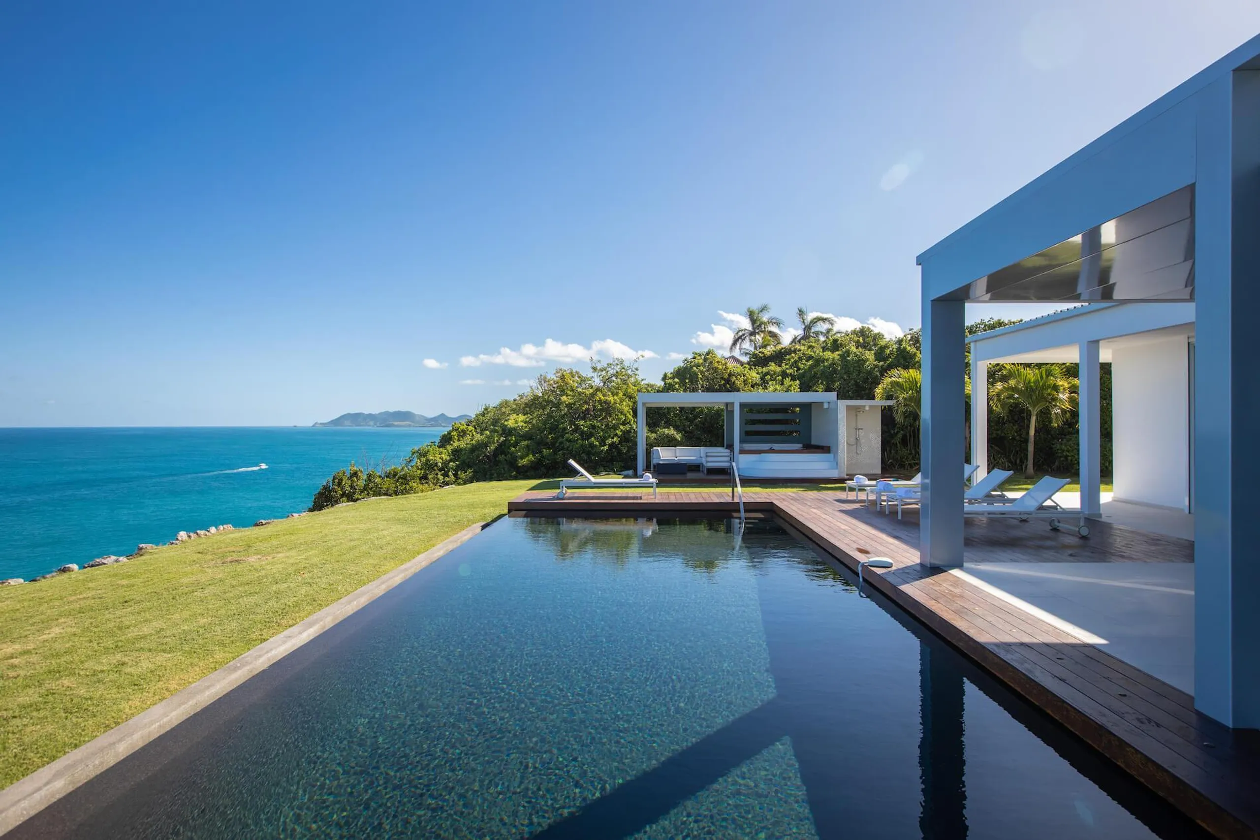 Modern Clifftop Villa in a Tropical Garden with Caribbean Sea View — photograph 3