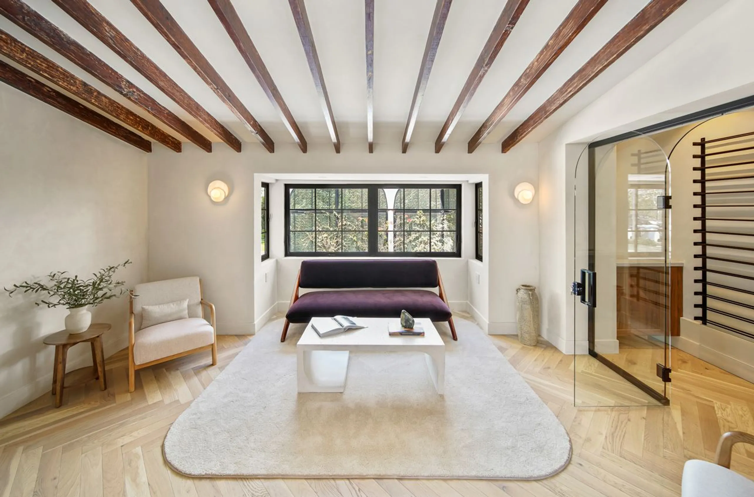 Sophisticated Spanish Contemporary Villa in LA with Private Pool, Outdoor Oasis & Smart Tech Integration — photograph 12
