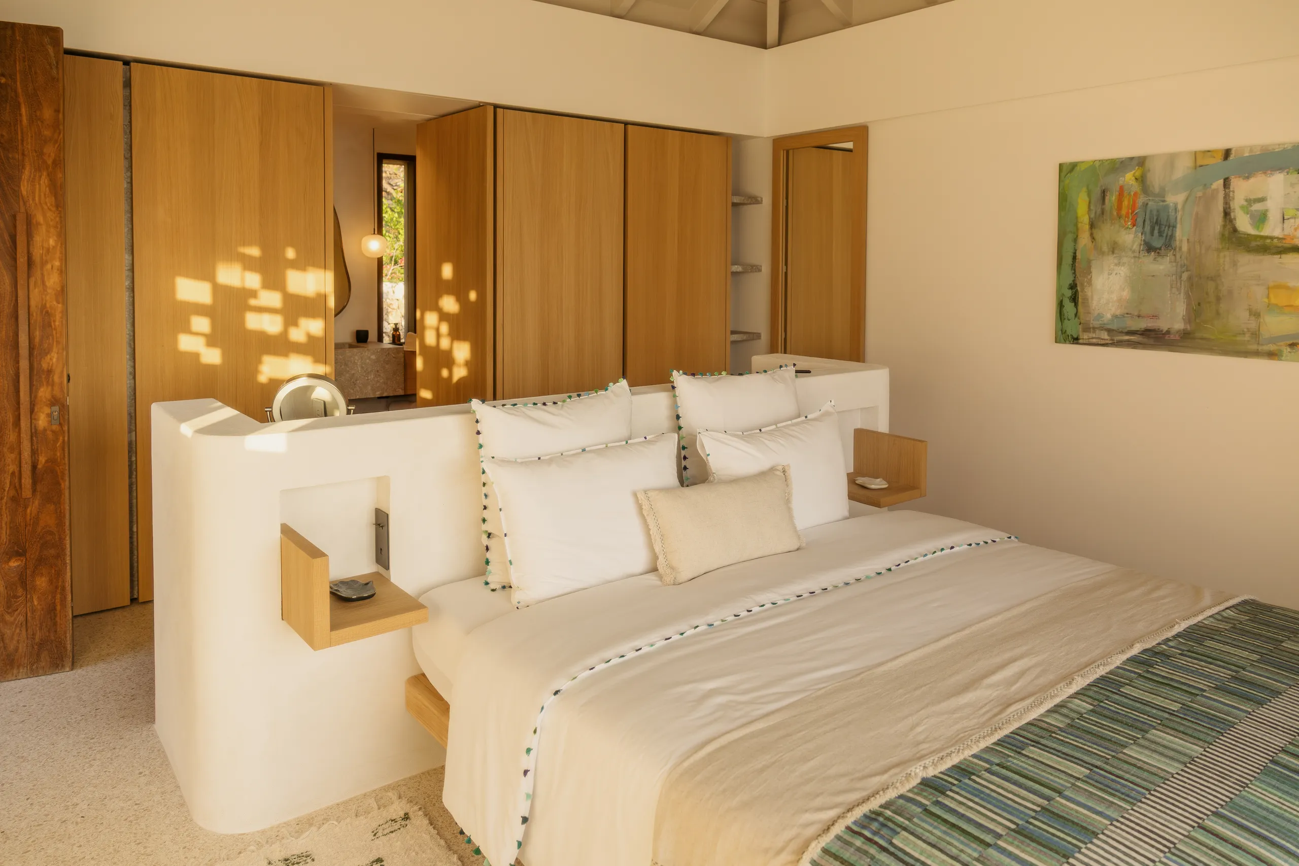 Sleek Toiny Hillside Villa with Private Pool & Sweeping Ocean Views — photograph 8