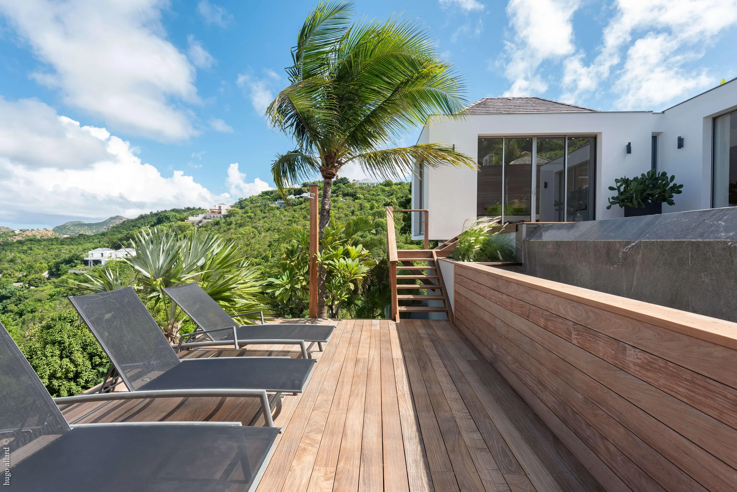Panoramic Ocean Views: Exquisite Getaway in Private Pogamus — photograph 7