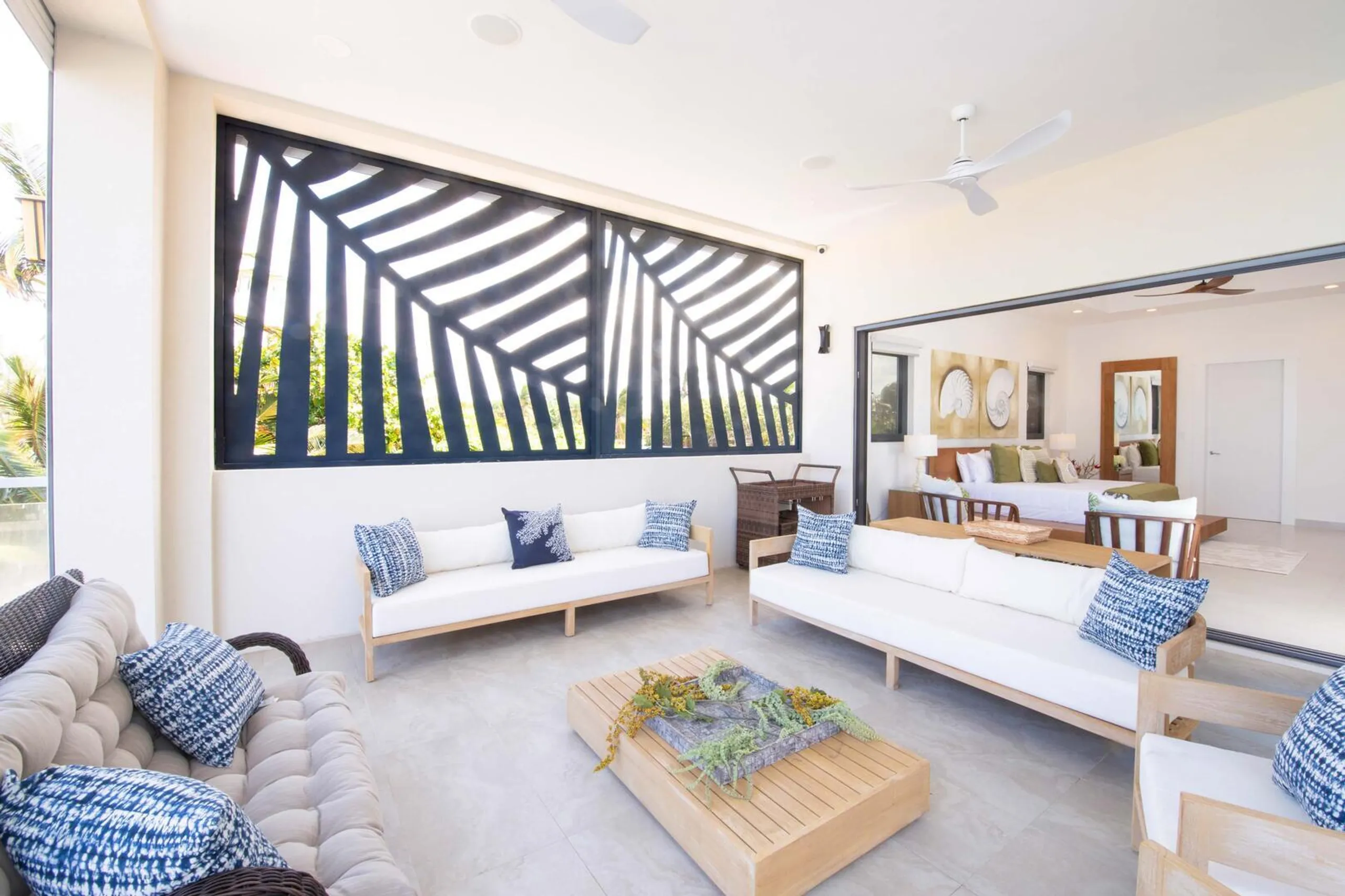 Grand Beachfront Estate with Private Pool, and Home Theater — photograph 9