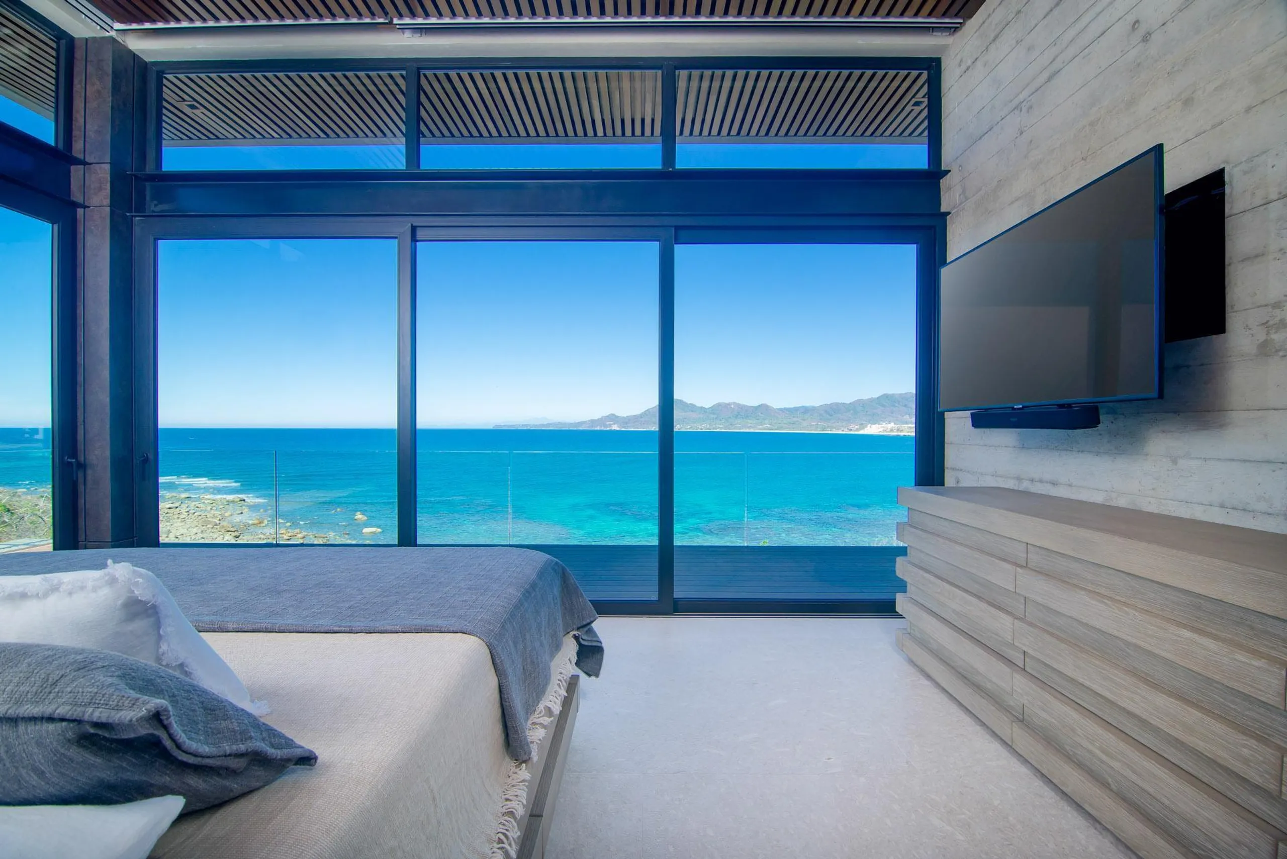 Kupuri Ultra Estate with Infinity Pool and Stunning Ocean Views — photograph 8