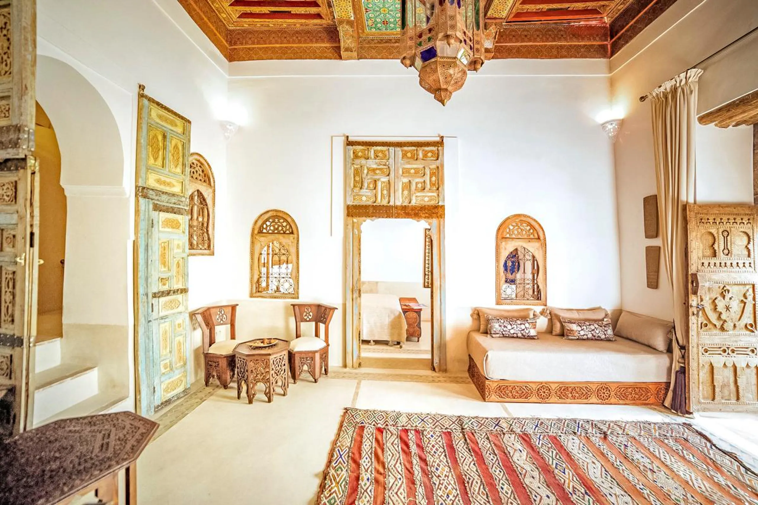 Majestic Traditional Villa in Marrakesh with Pool — photograph 4