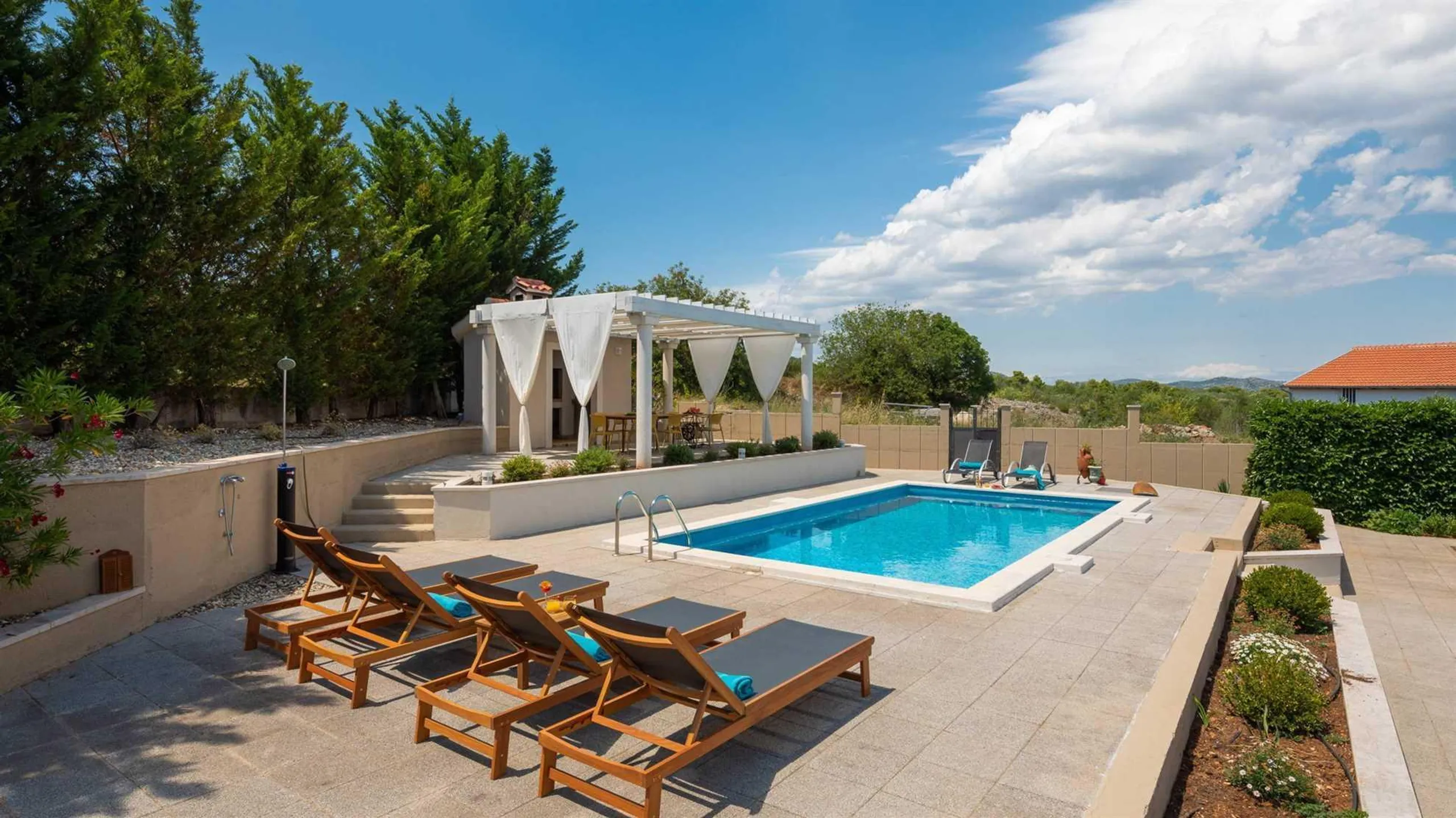 Glorious Villa in Vodice with Pool and Spacious Estate — photograph 12