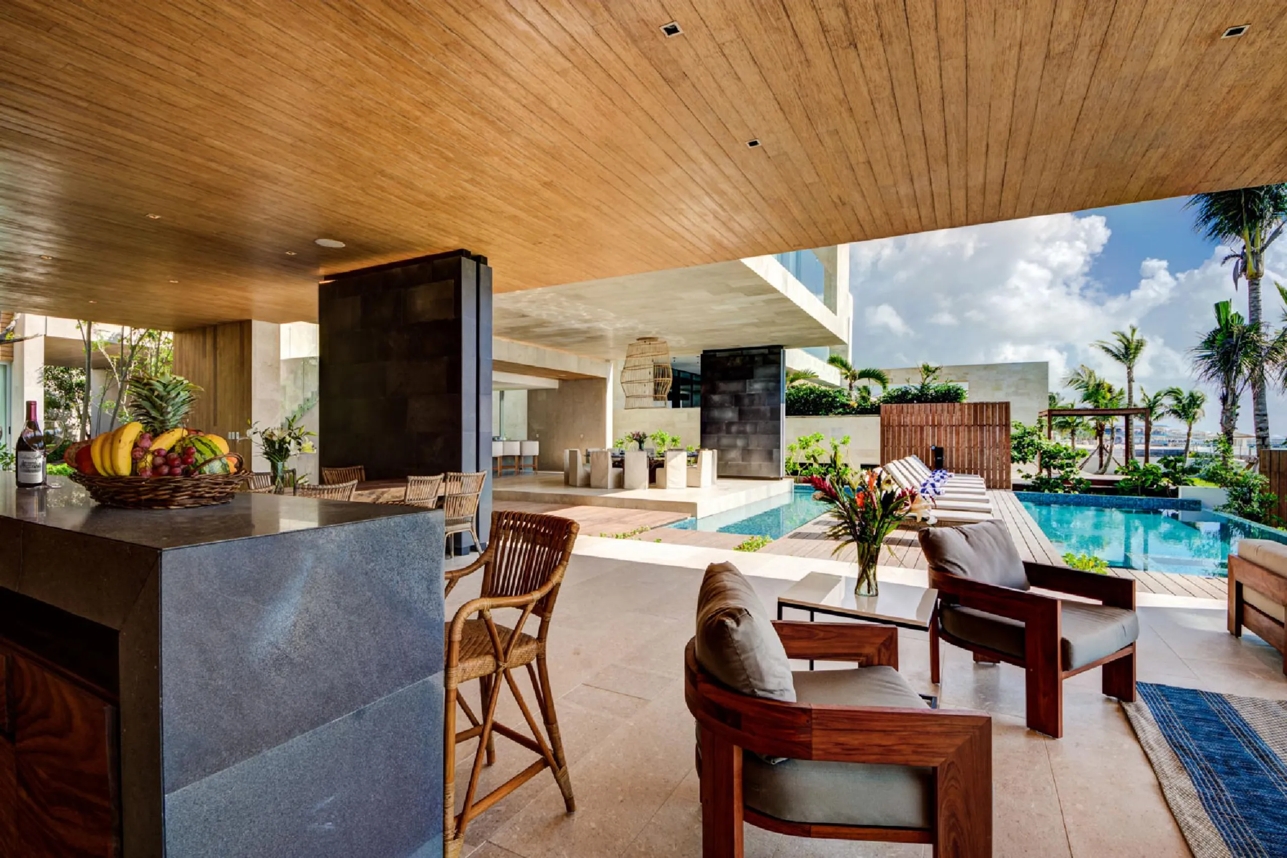 Captivating Playa del Carmen Oceanfront Luxury Estate with Double Pool and Ocean Views — photograph 8