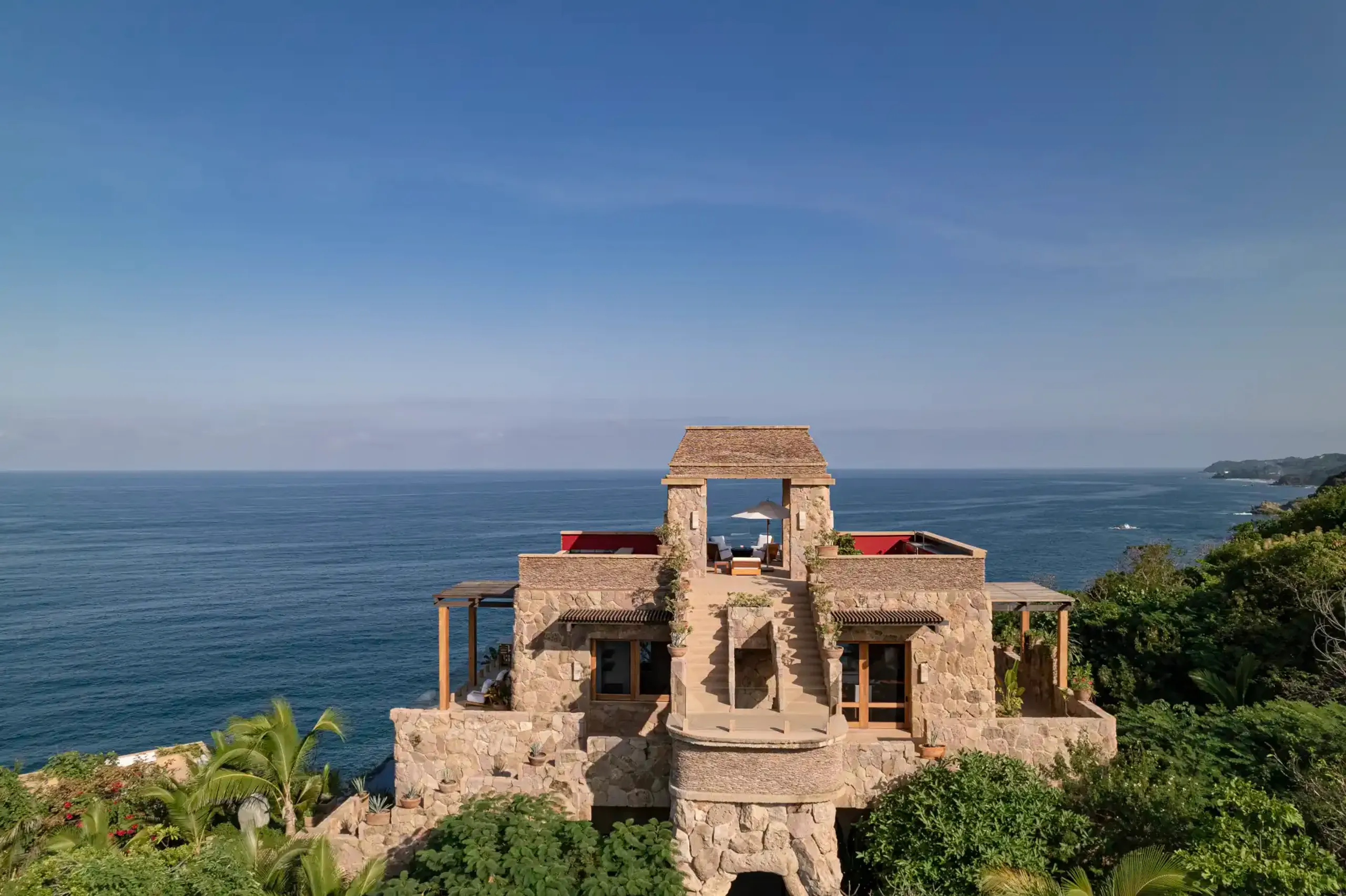 Refreshing Cultural-Inspired Punta Mita Villa with Infinity Pool & Beach Access — photograph 7