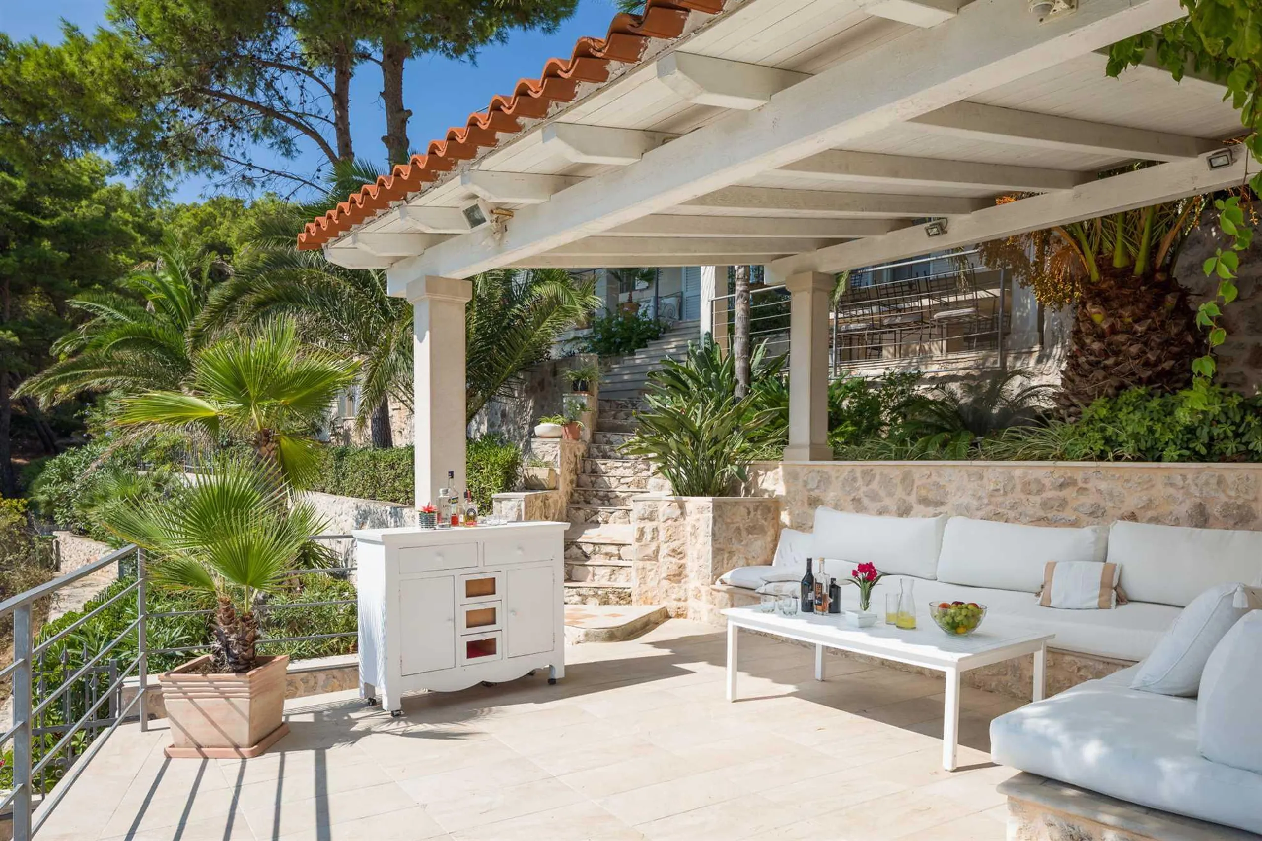 Seaside Villa with Private Pool and Boat Berth in Idyllic Uljeni Bok Bay — photograph 11