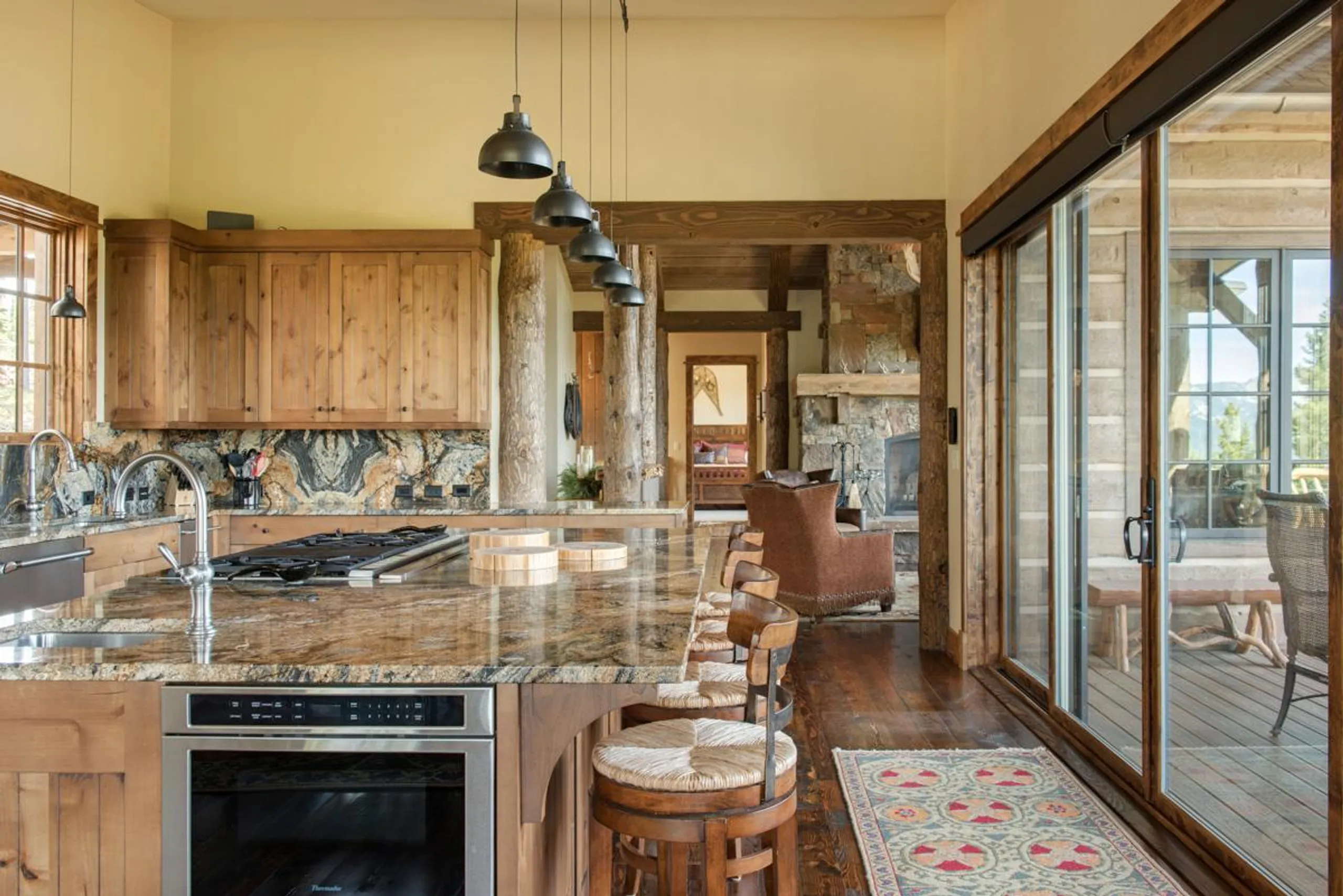 Montana Skyline Chateau with Hot Tub and Stunning Panoramic Views — photograph 10
