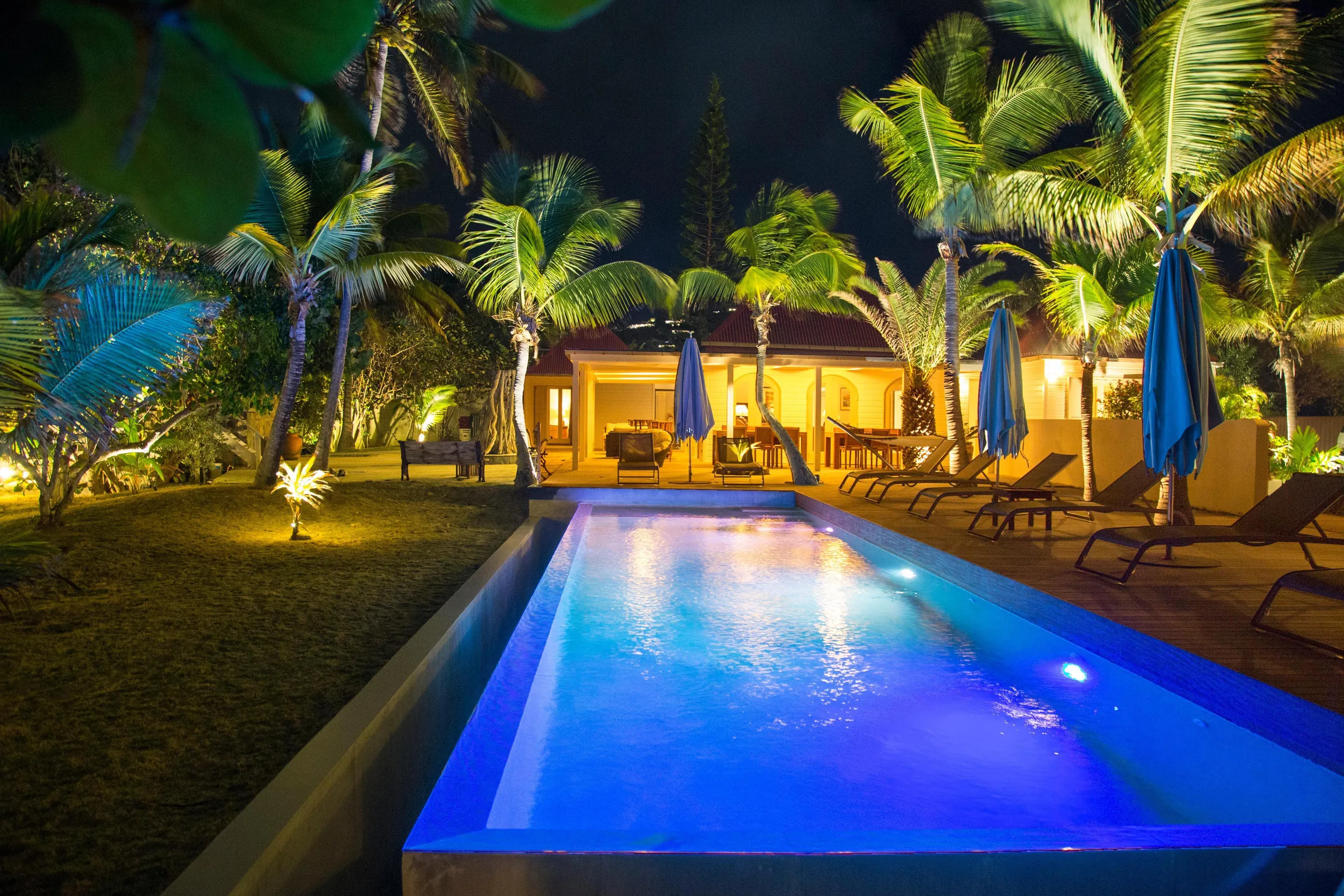 Stunning Seaside Villa with Private Pool and Walks to Beach — photograph 5