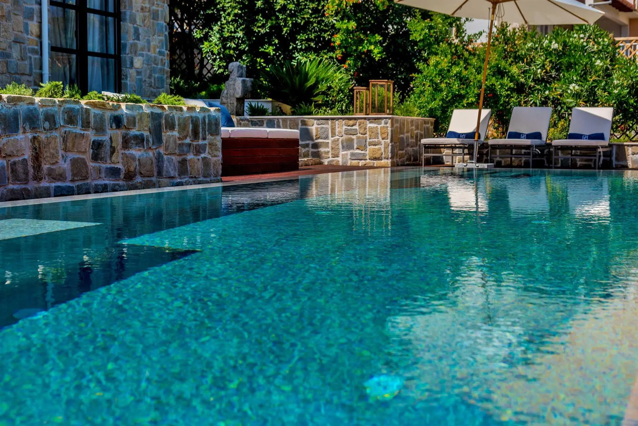 Invigorating Beachfront Villa with Infinity Pool on Korcula Island — photograph 11