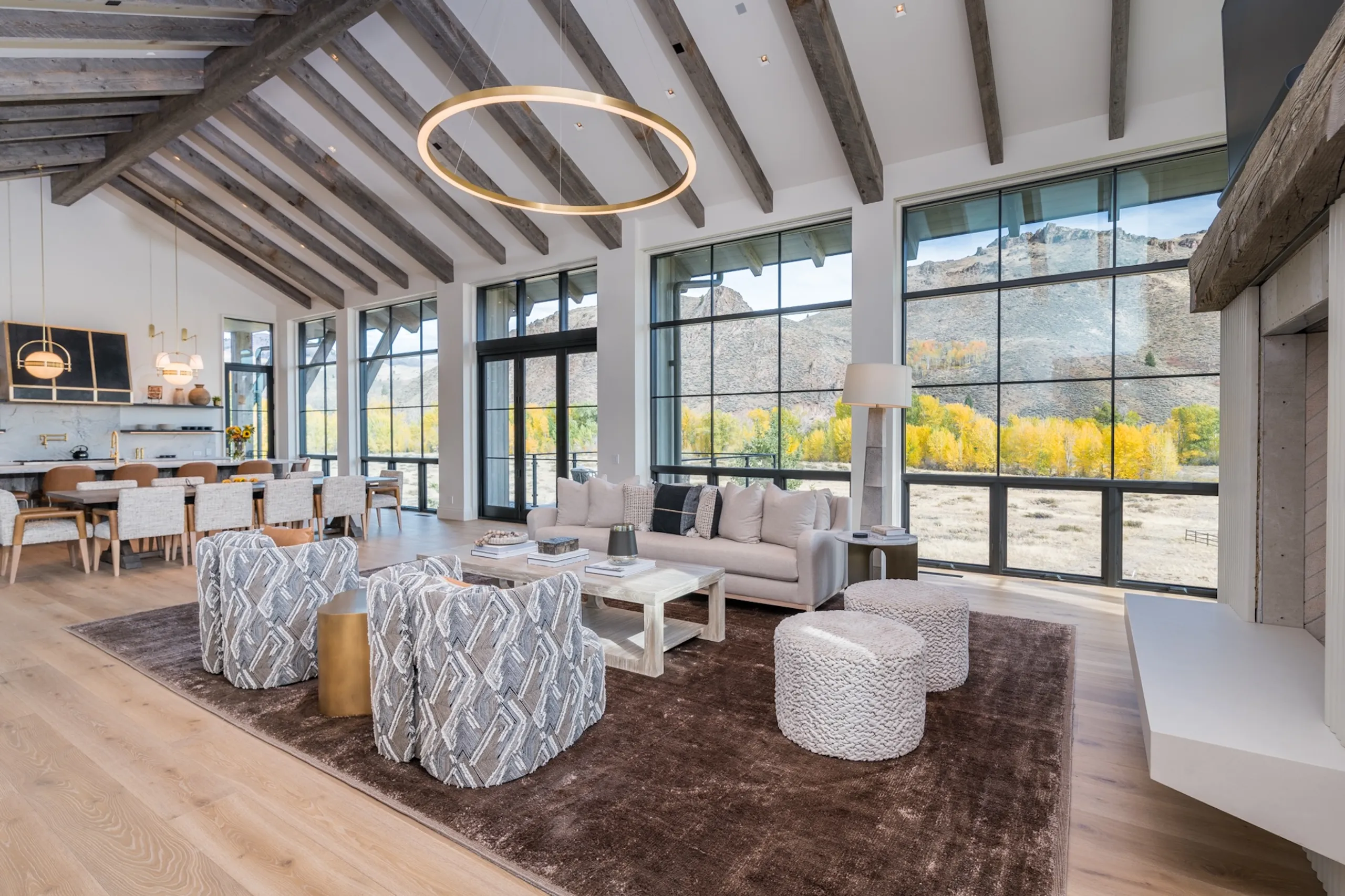 Gorgeous Ketchum Villa with Hot Tub, Game Room & Mountain Views — photograph 4