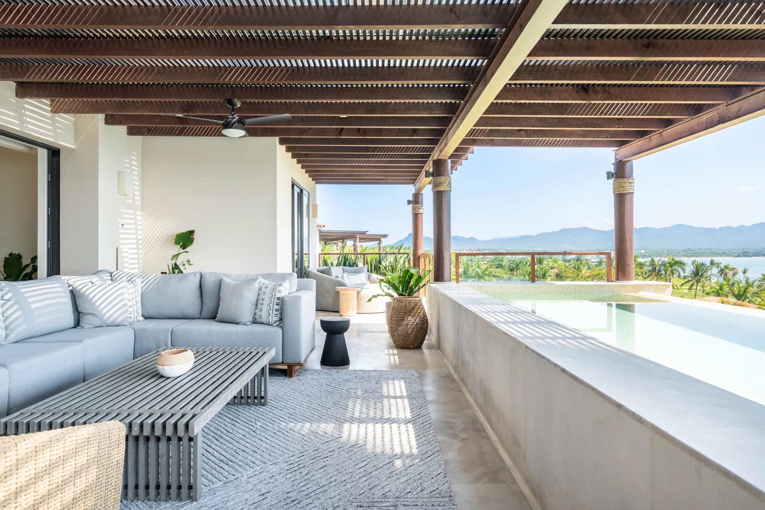 Motivating 4-Bedroom Penthouse with Private Pool in Punta Mita — photograph 3