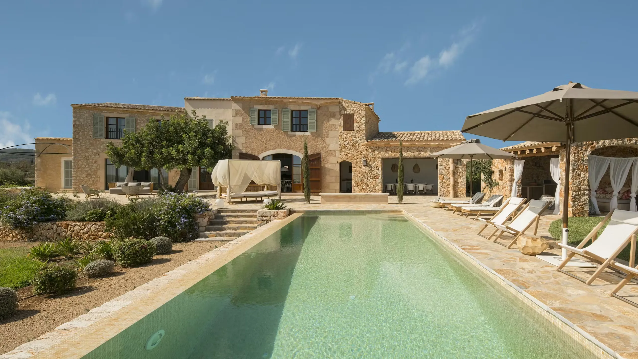 Enchanting Countryside Retreat with Infinity Pool and Scenic Views, Mallorca