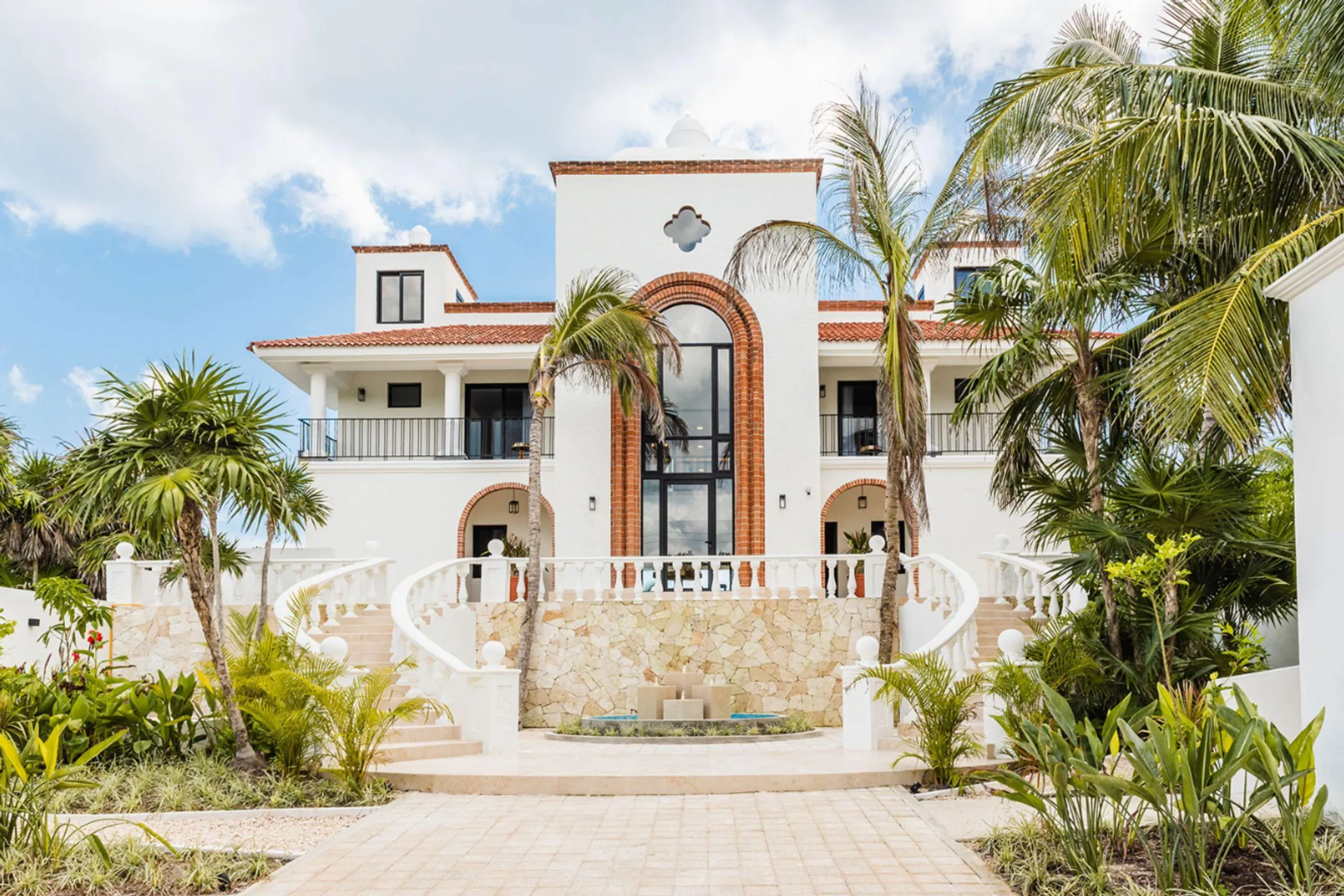 Exquisite Beach Front Tankah Bay Villa for Unforgettable Retreats and Relaxation in Tankah Bay