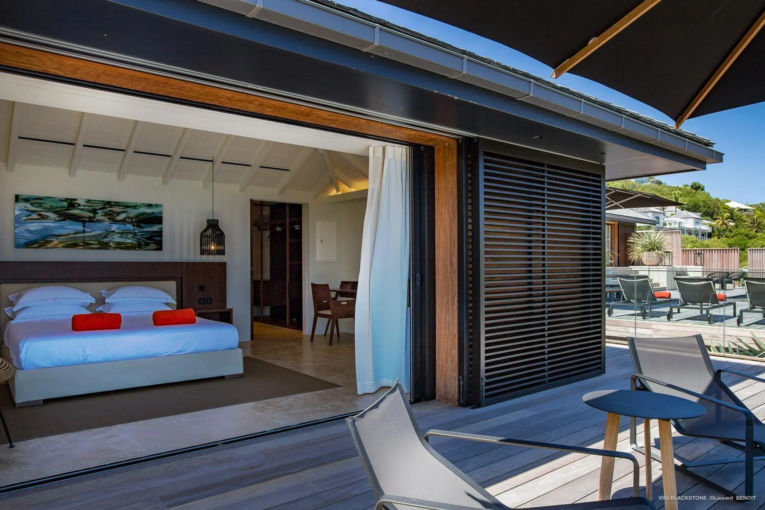 Magnificent Marigot Luxury Estate with Private Pool and Ocean View Dining — photograph 10