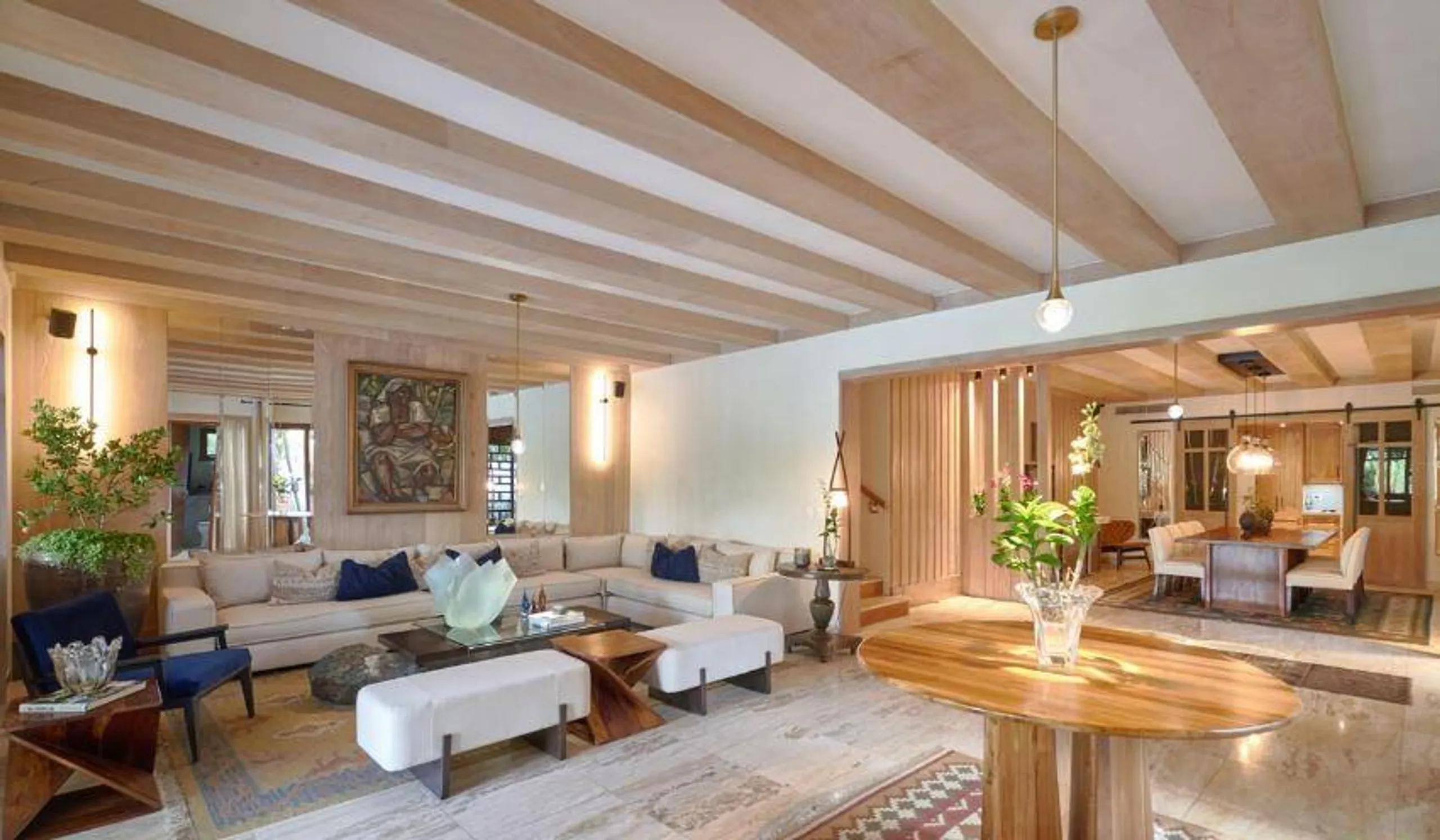 Sophisticated Villa with Private Heated Infinity Pool and Proximity to the Marina — photograph 7