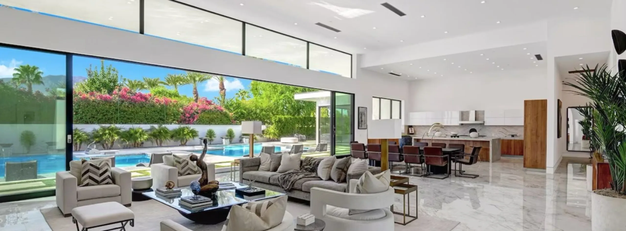 Brand-New Modern Chic Estate with Private Pool, Spa and Panoramic Mountain Views — photograph 10