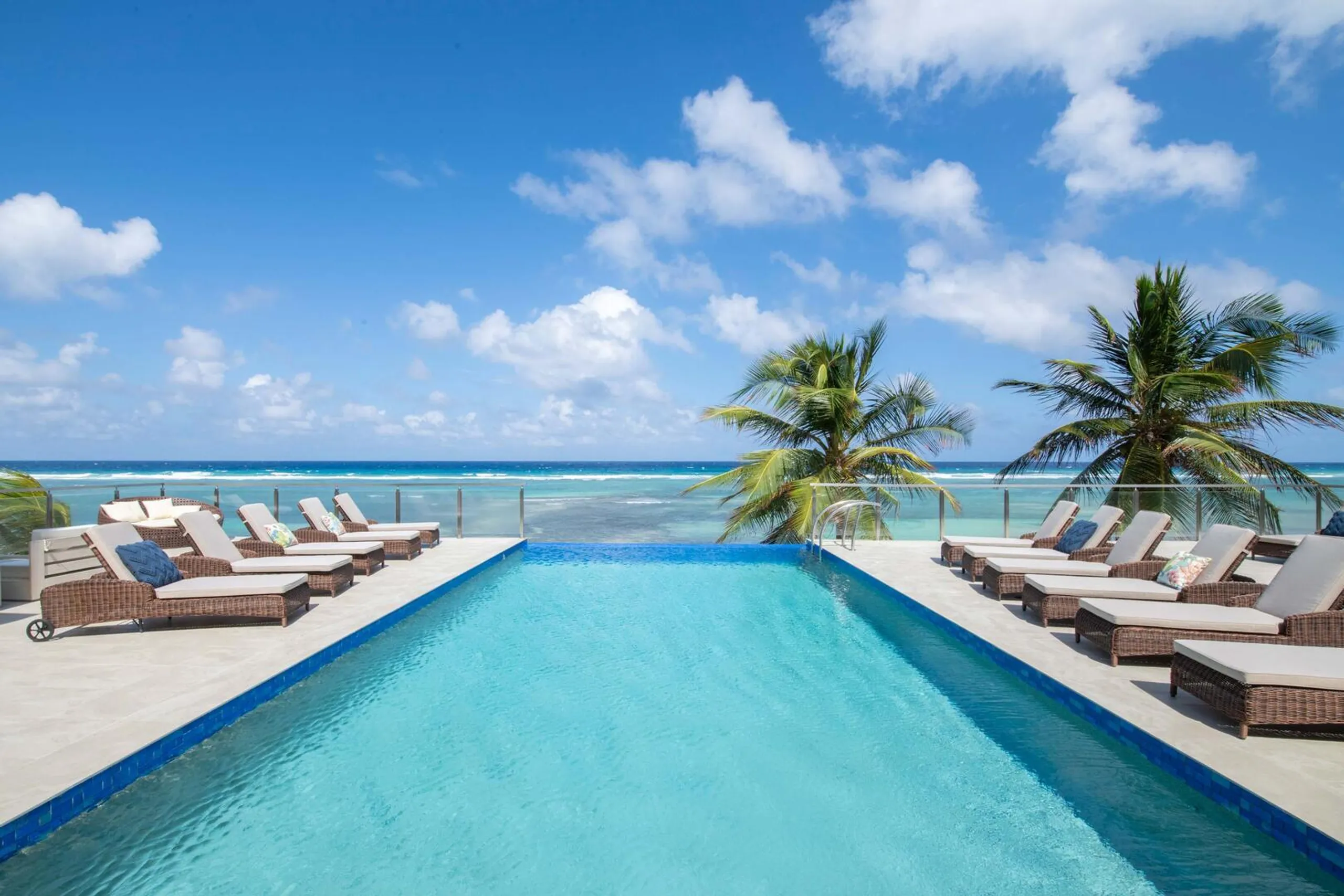 Grand Beachfront Estate with Private Pool, and Home Theater — photograph 3