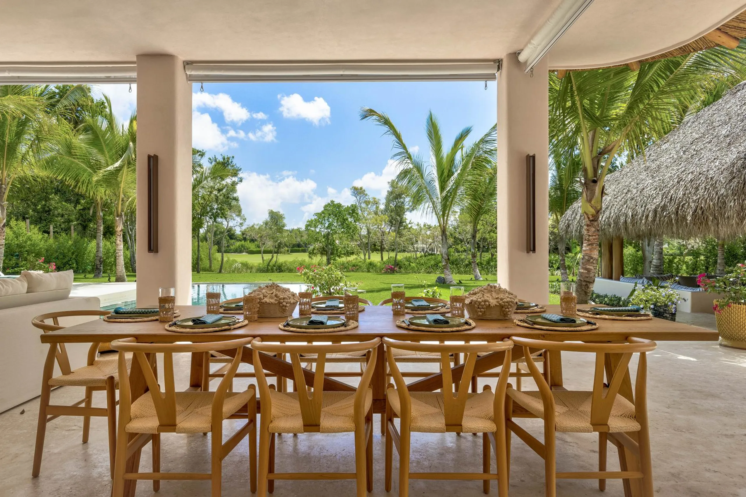Eclectic 5BR Villa with Private Pool and Lush Surroundings — photograph 8
