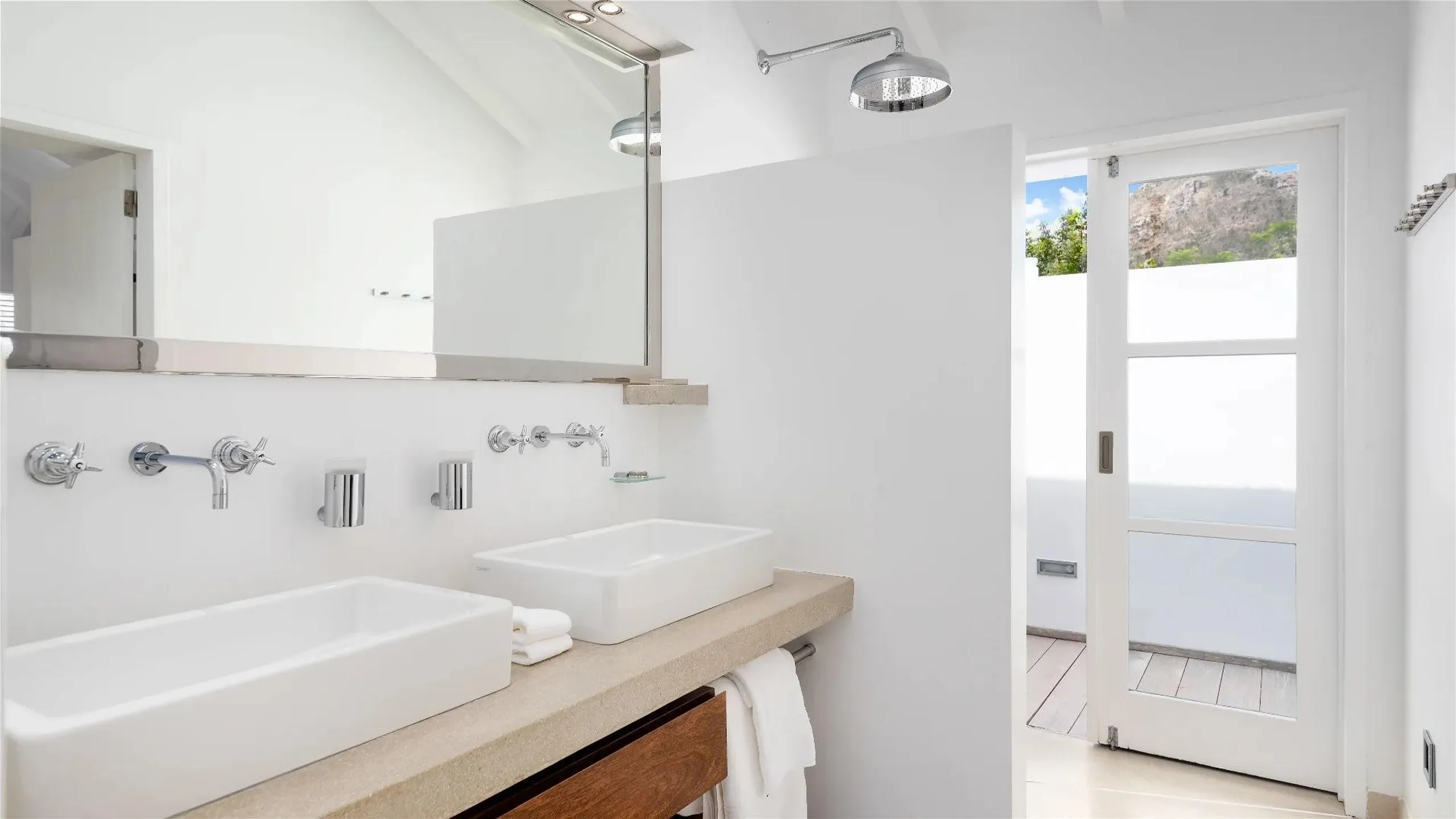 Pristine Oceanview Villa with Pool — photograph 11