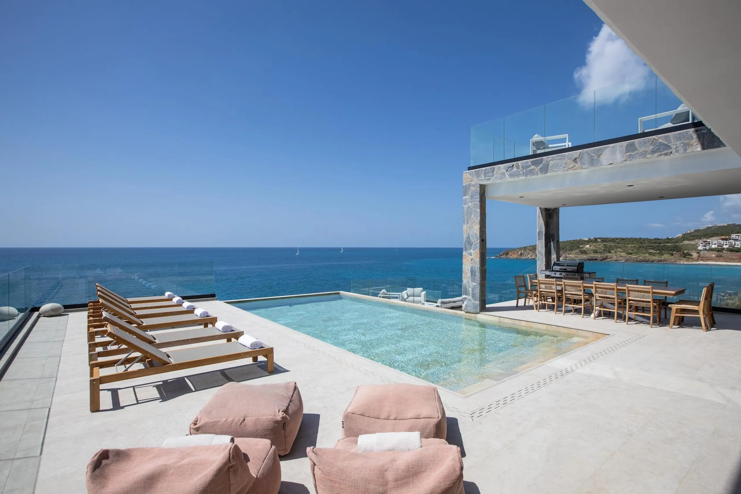 Prestige Oasis in Indigo Bay with Caribbean Panoramas — photograph 4