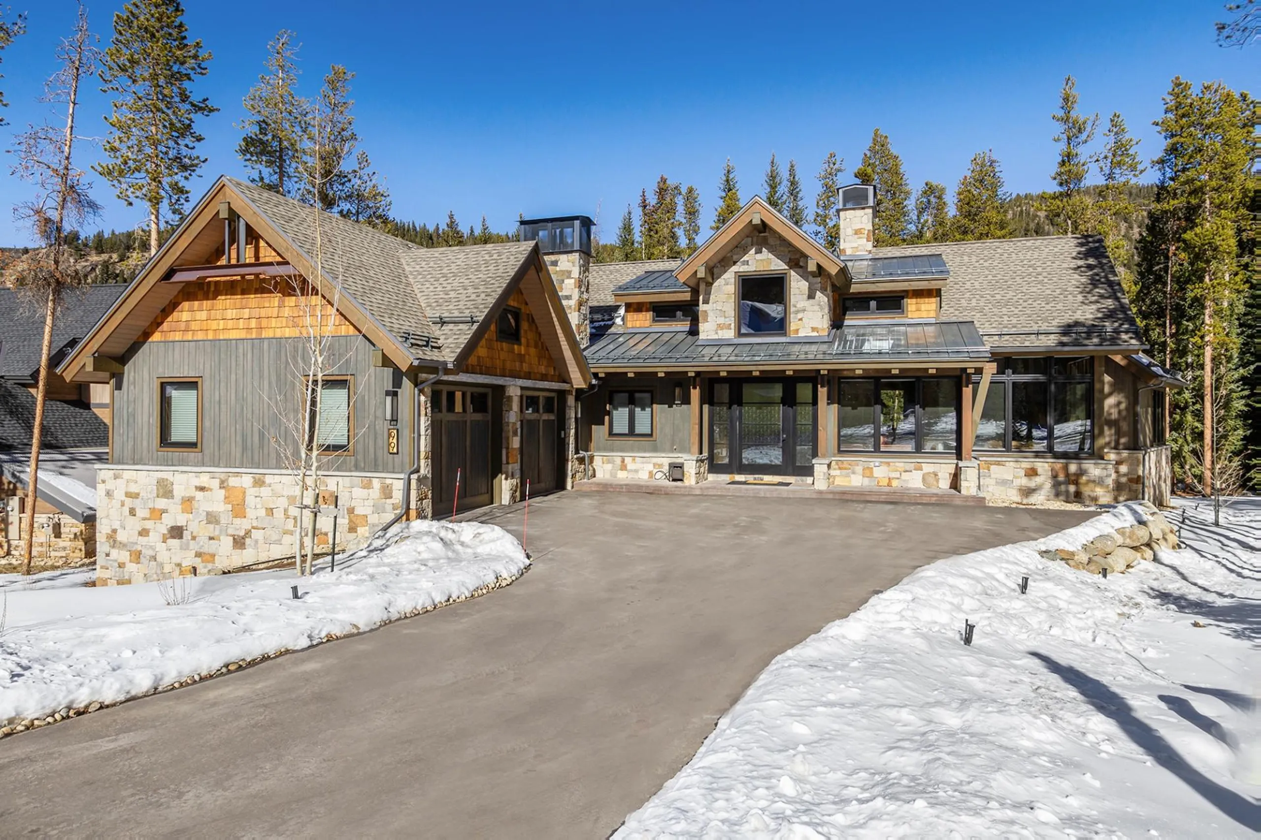Ultimate Ski-Inspired Villa with Hot Tub, Mountain Views, and Near Ski Slopes, Keystone