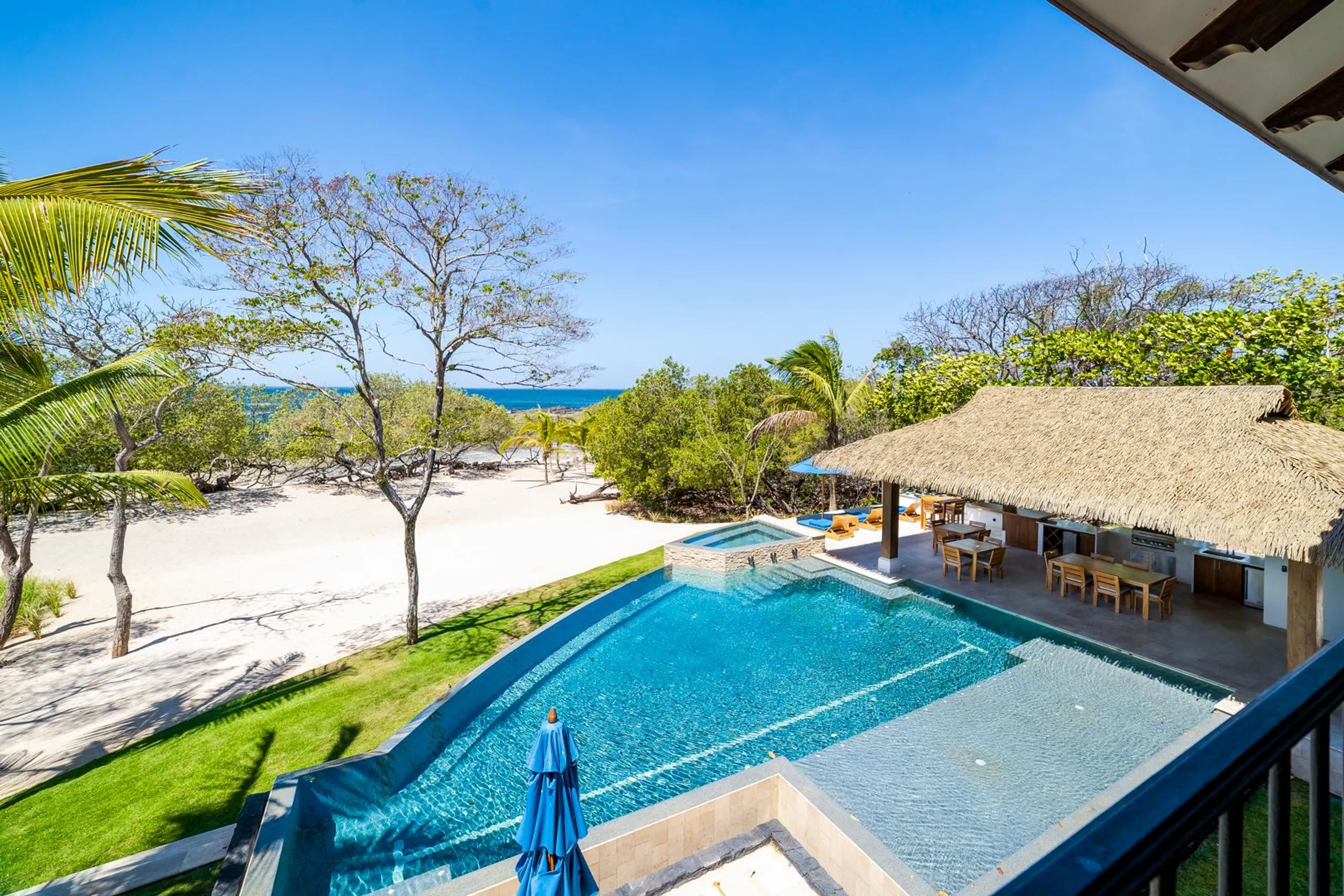 Perfect Playa Langosta Estate with Invigorating Pool and Jacuzzi — photograph 2