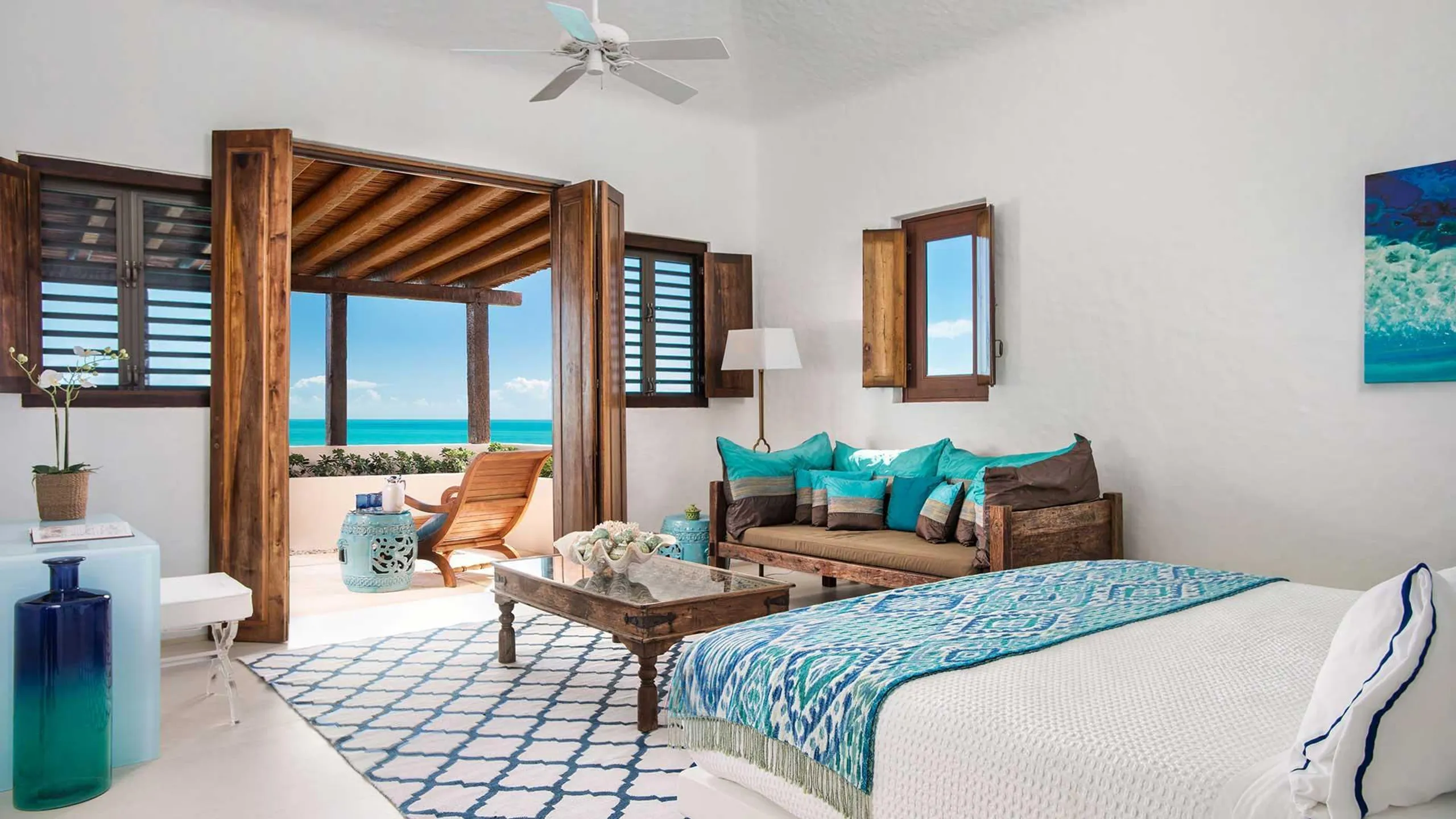 Hilltop Grand Luxury Estate with 360 Degree Views Infinity Pool and Private Cove — photograph 12