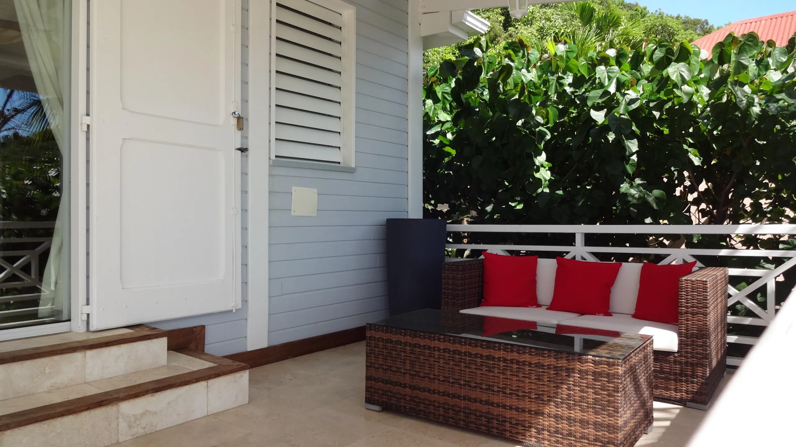 Glorious Oceanview Villa with Private Pool and Walks to Beach — photograph 12