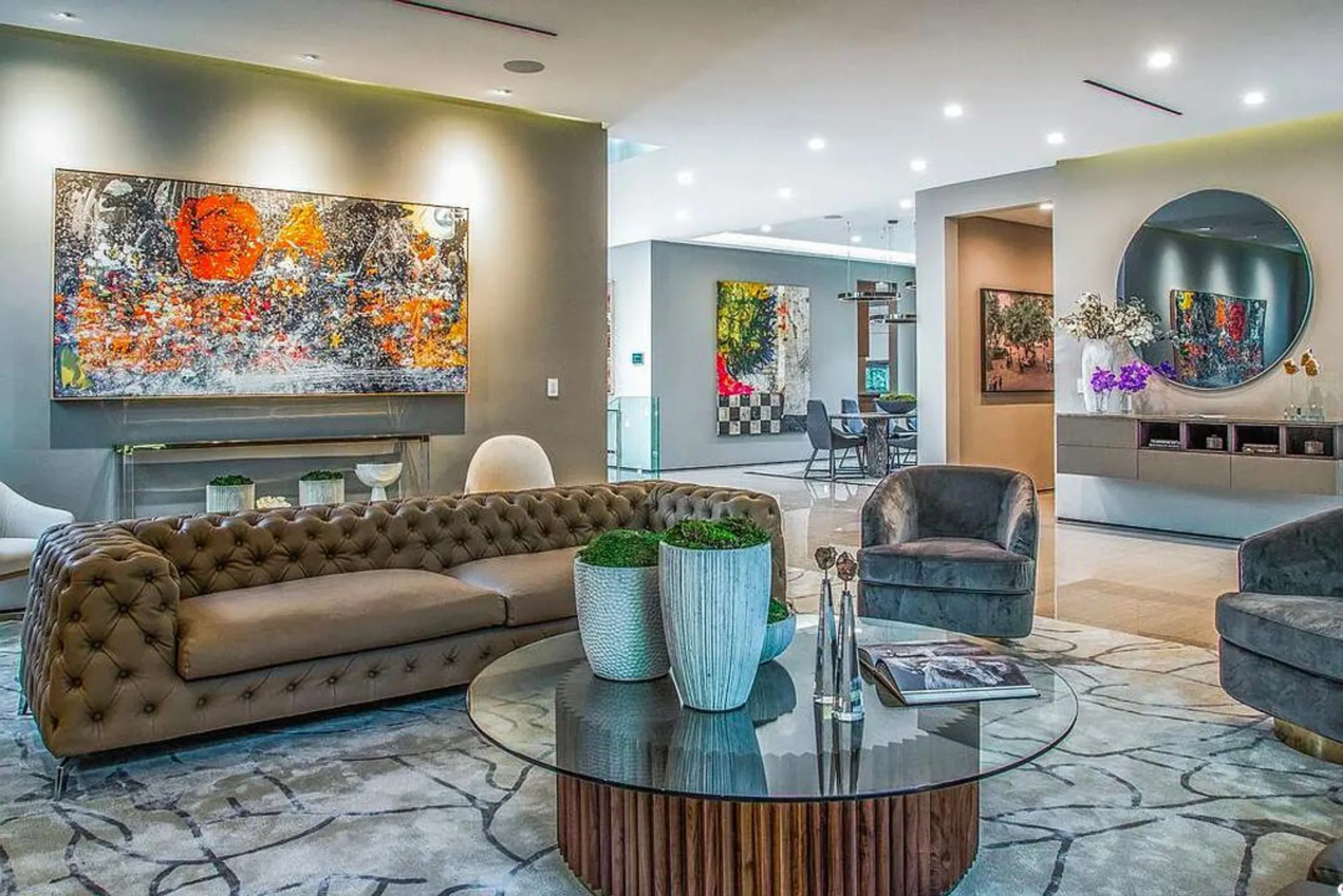 Exclusive Beverly Hills Architectural Estate with Private Pool and Impeccable Amenities — photograph 8
