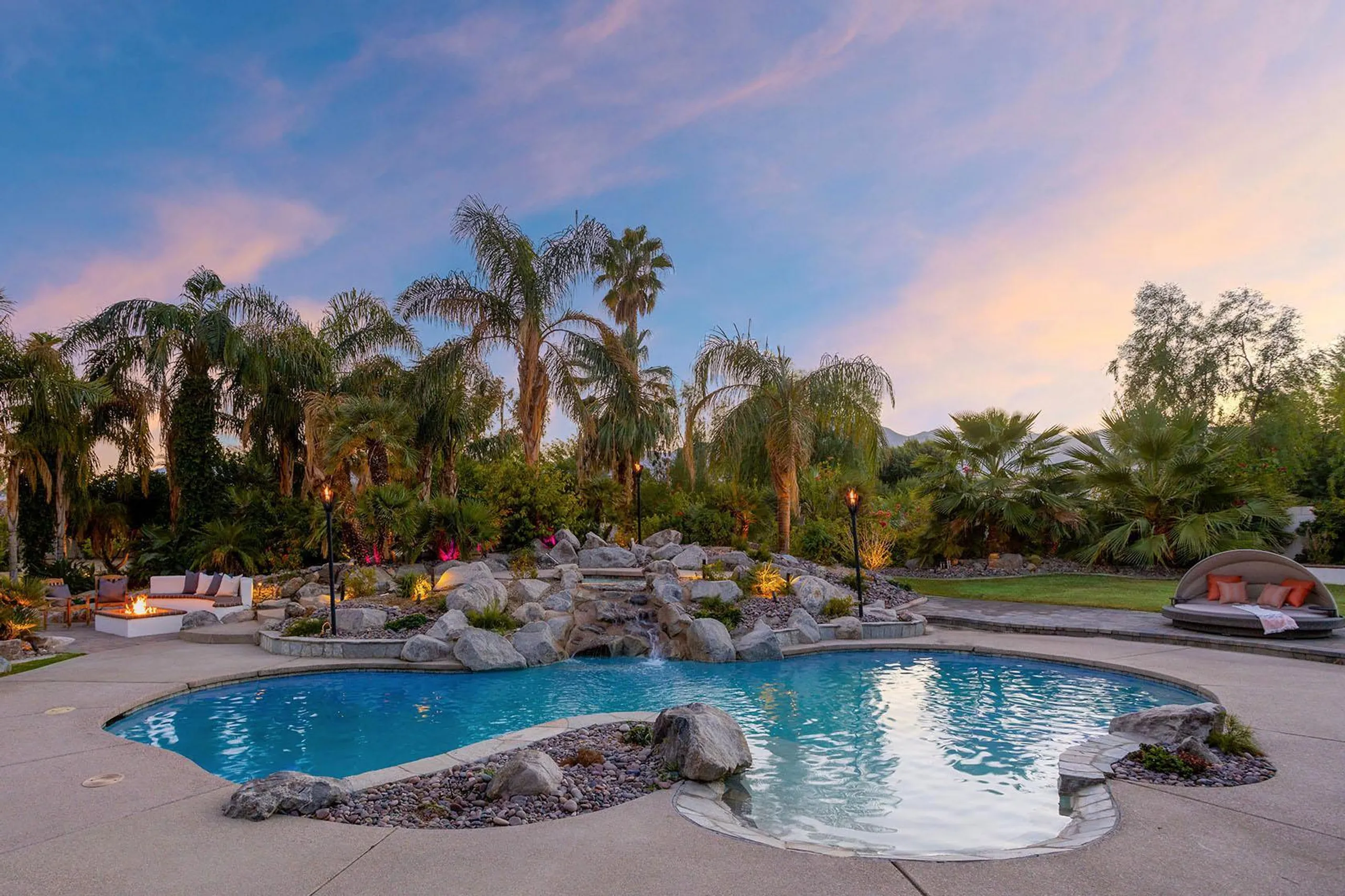 Private Paradise Villa with Resort Style Pool and BBQ Pavilion — photograph 11