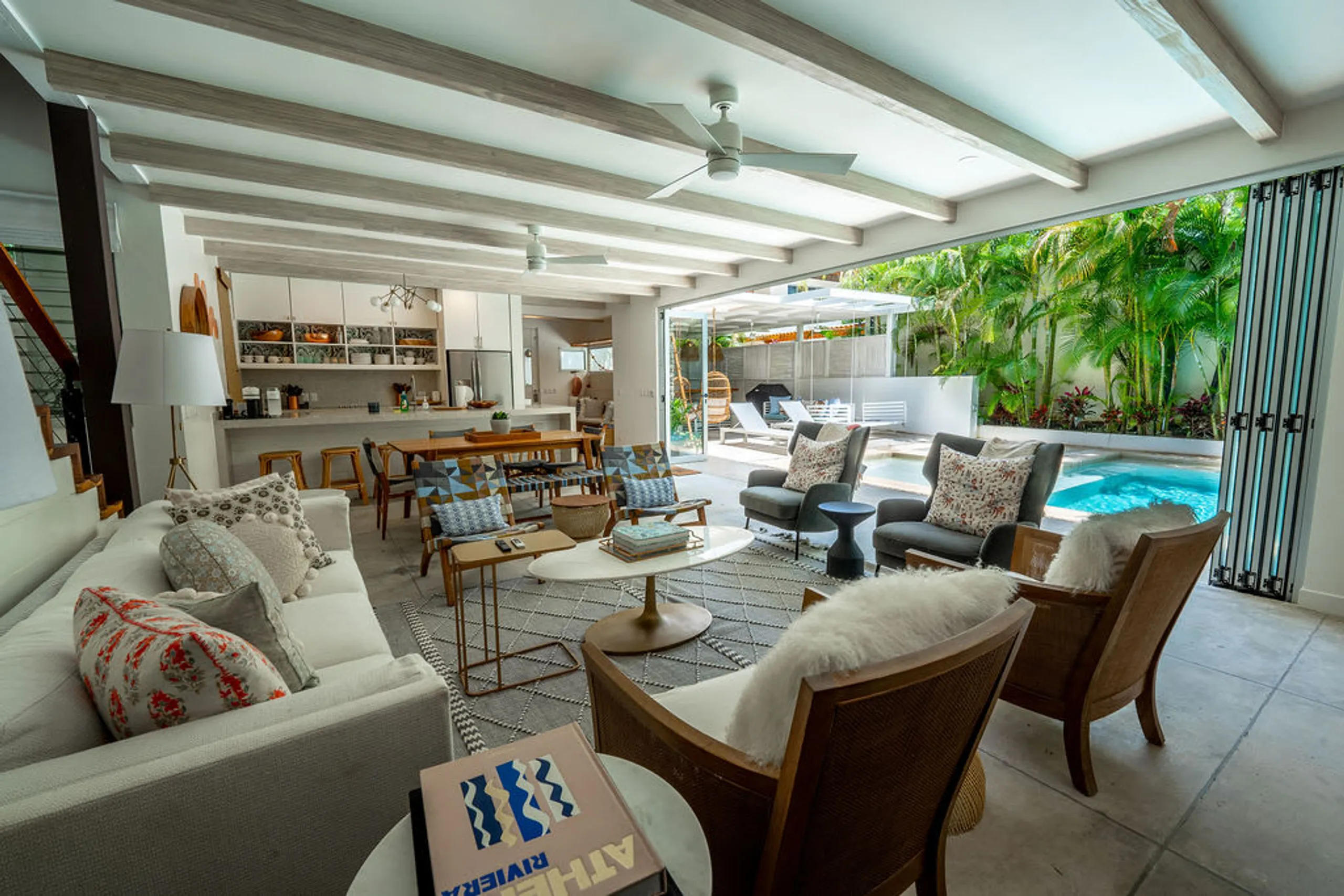 Spacious & Chic Villa with Private Pool, and Steps from Surf & Vibrant Town Life — photograph 8